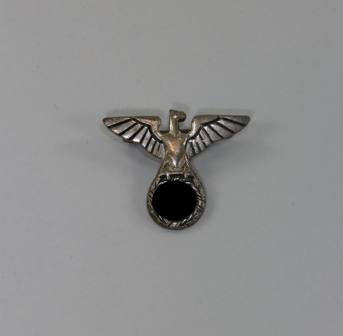 nsdap_hoheitsabzeichen_ges NSDAP Lapel Pin Eagle, Ges. Gesch. – Bild 1
