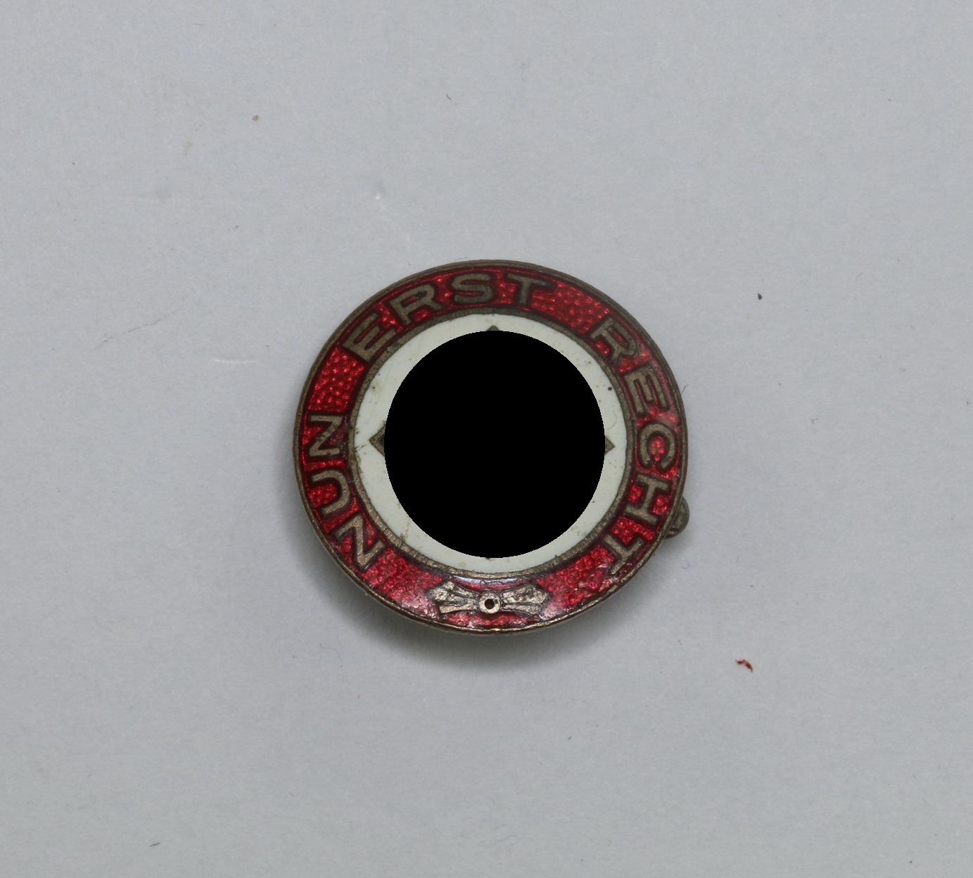 nsdap_nun_erst_recht_abzeichen_18_mm_1__1 NSDAP Supporter Badge, Nun Erst Recht (18 mm) – Bild 1