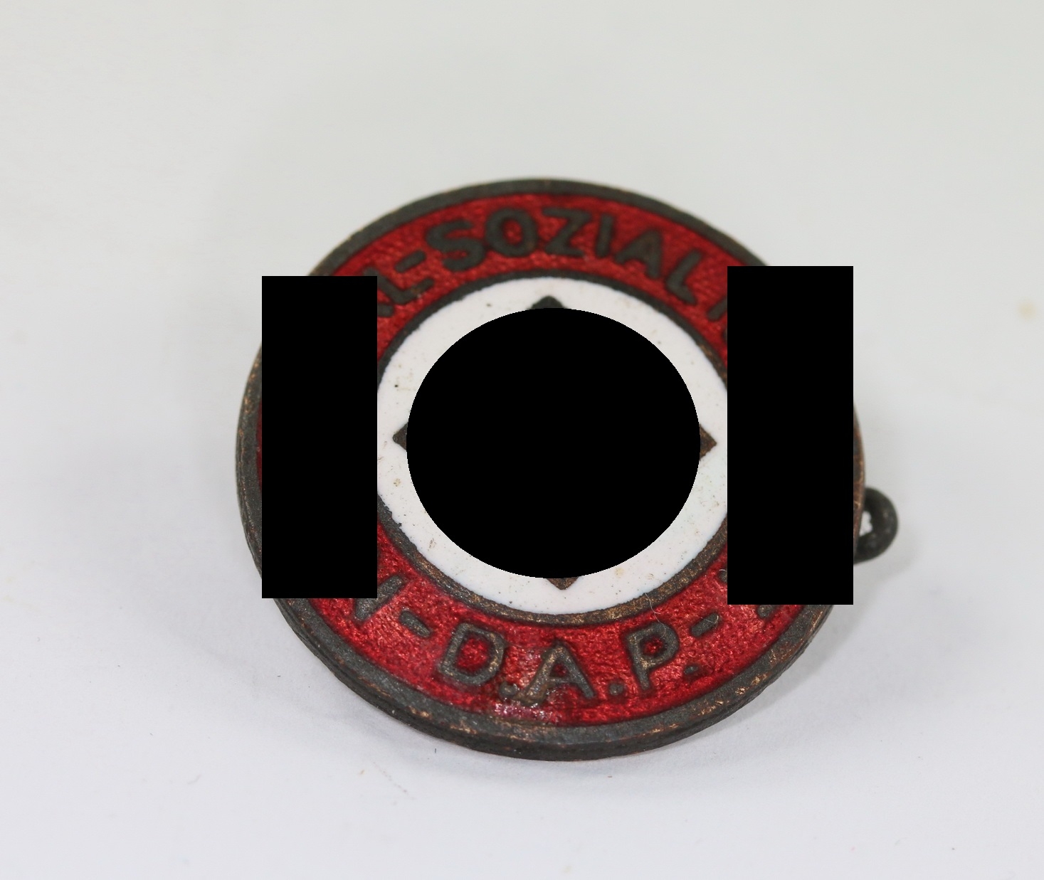 nsdap_parteiabzeichen_hersteller_paul_meybauer_berlin_1__1 NSDAP Parteiabzeichen (24 mm), Hst. Meybauer – Bild 1