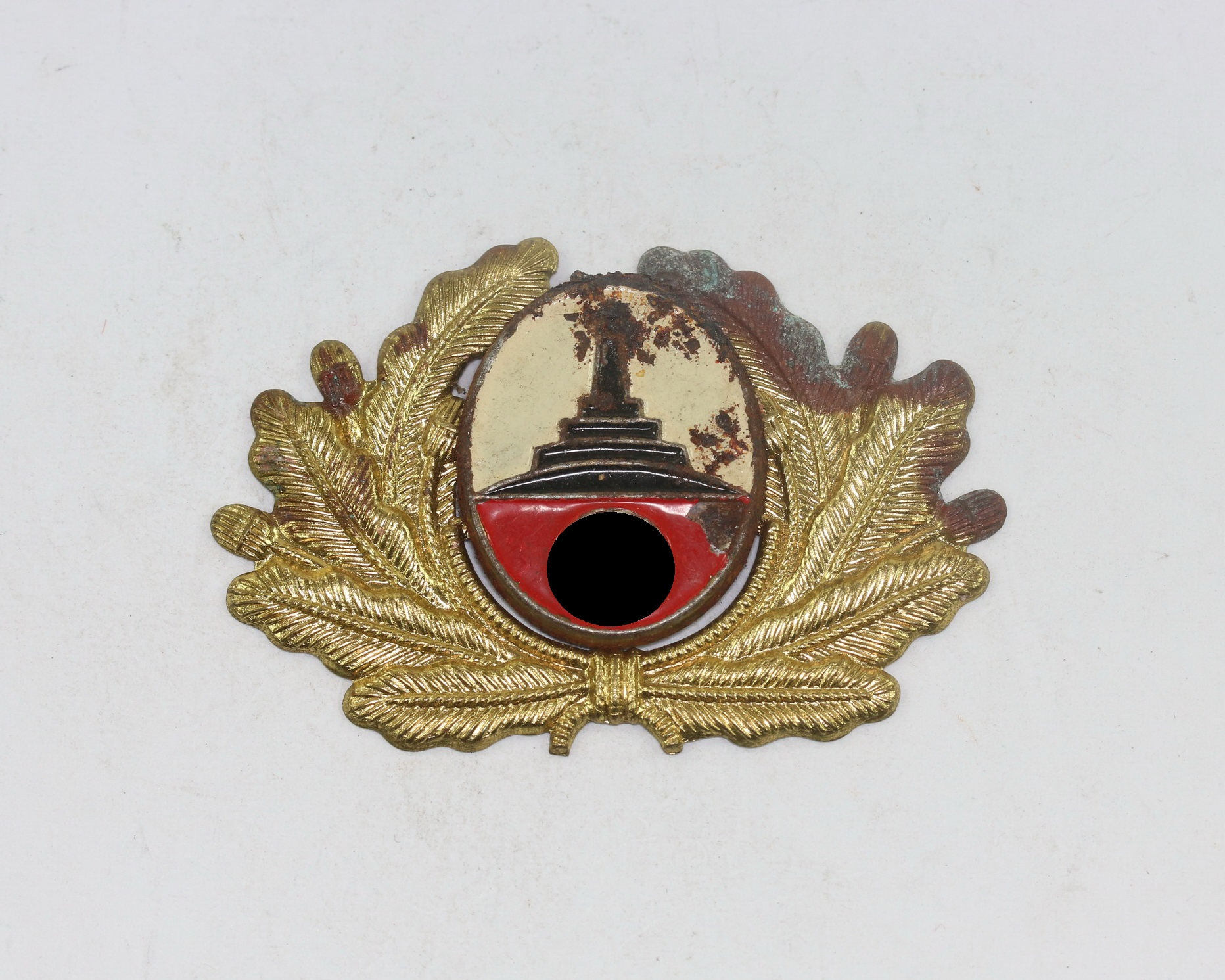  NS-Veterans Association (Kyffhäuserbund) 2nd Pattern Cap Badge with Swastika. – Bild 1