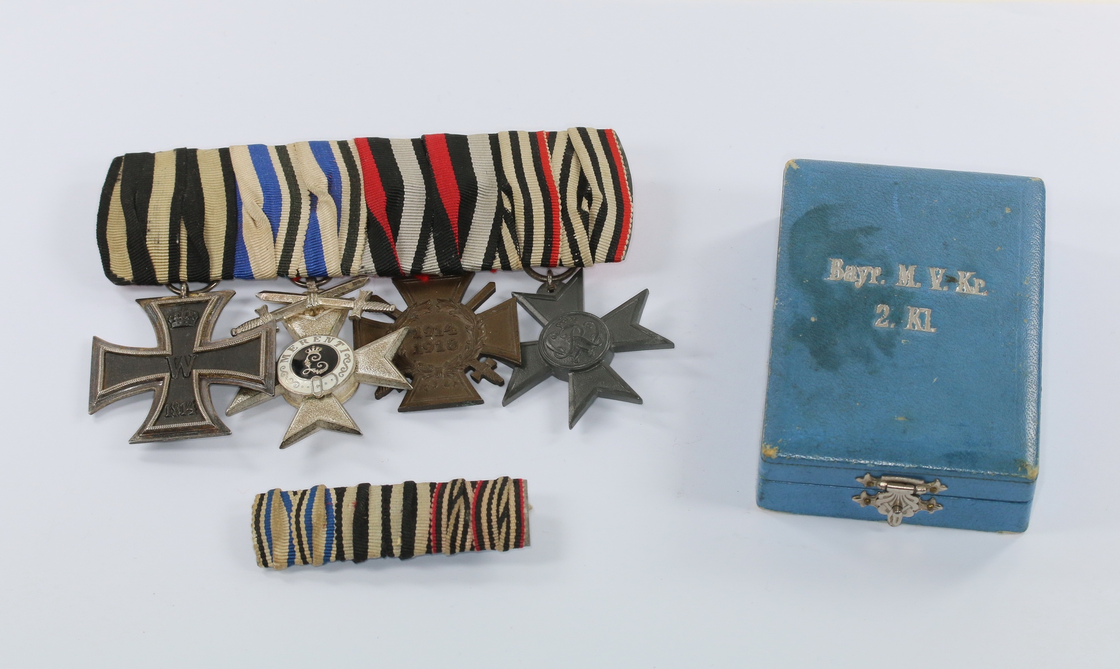 Four Place Medal Bar with Ribbon Bar. – Bild 1