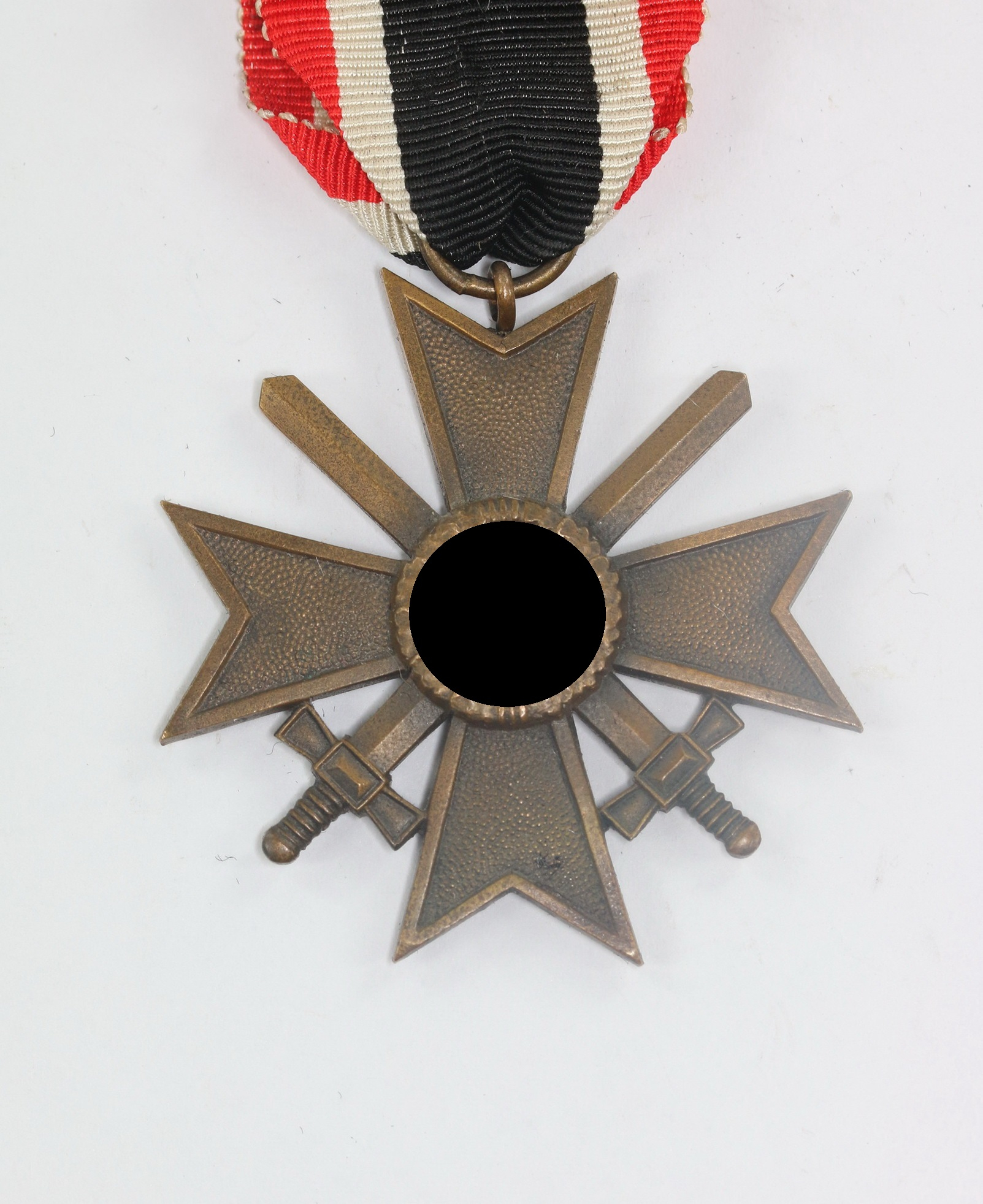  Kriegsverdienstkreuz 2. Klasse mit Schwertern, ohne Hersteller (Buntmetall) – Bild 1