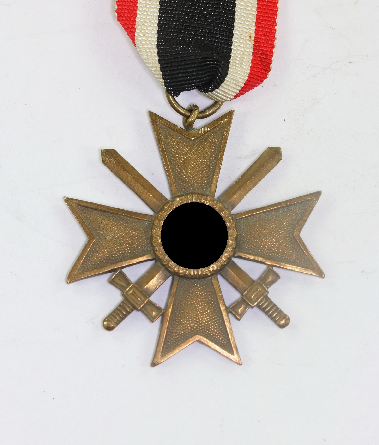  Kriegsverdienstkreuz 2. Klasse mit Schwertern, ohne Hersteller (Buntmetall) – Bild 1