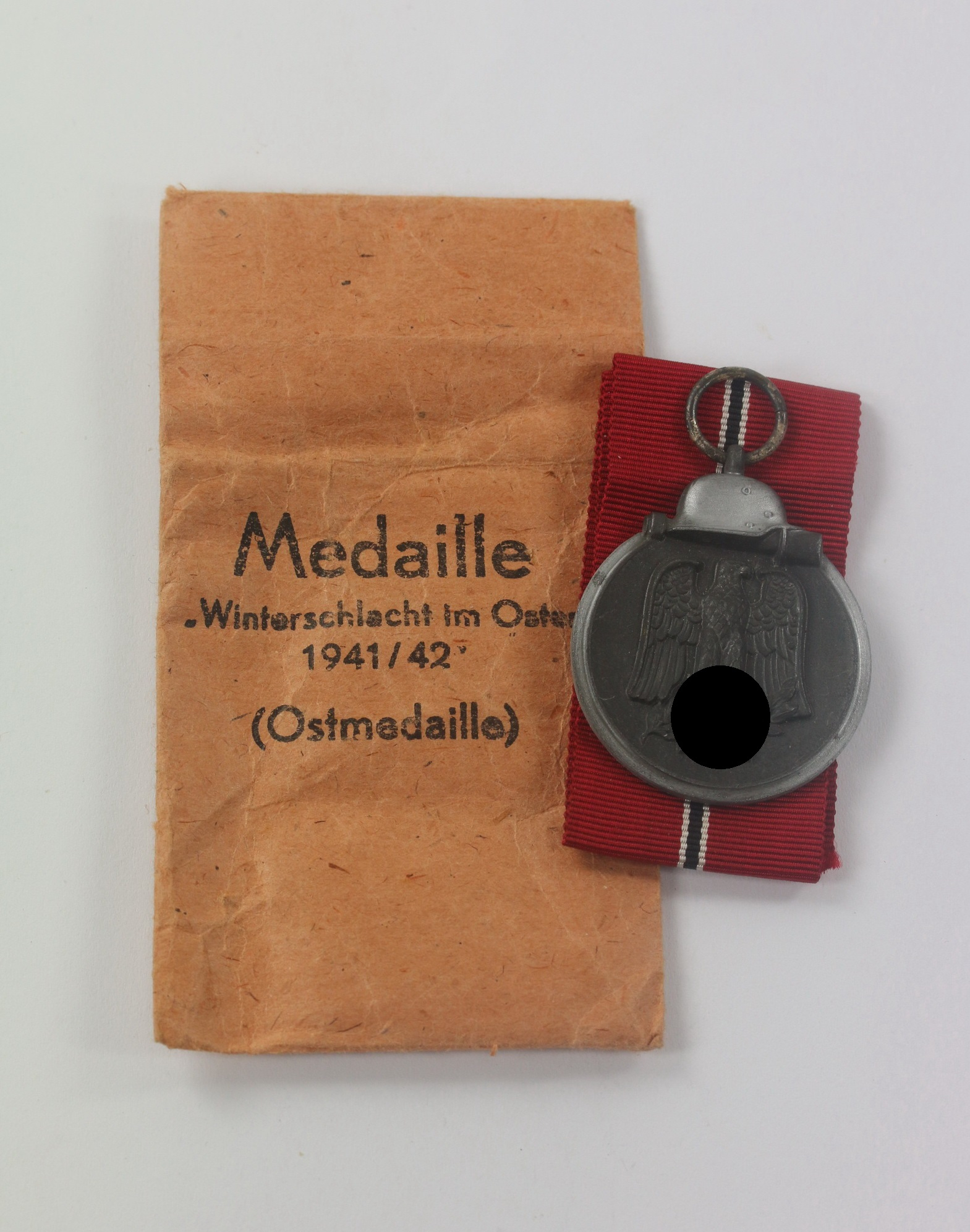 ostmedaille_hst Ostmedaille, Hst. 63, in Verleihungstüte Julius Maurer Oberstein a.d.N. – Bild 1