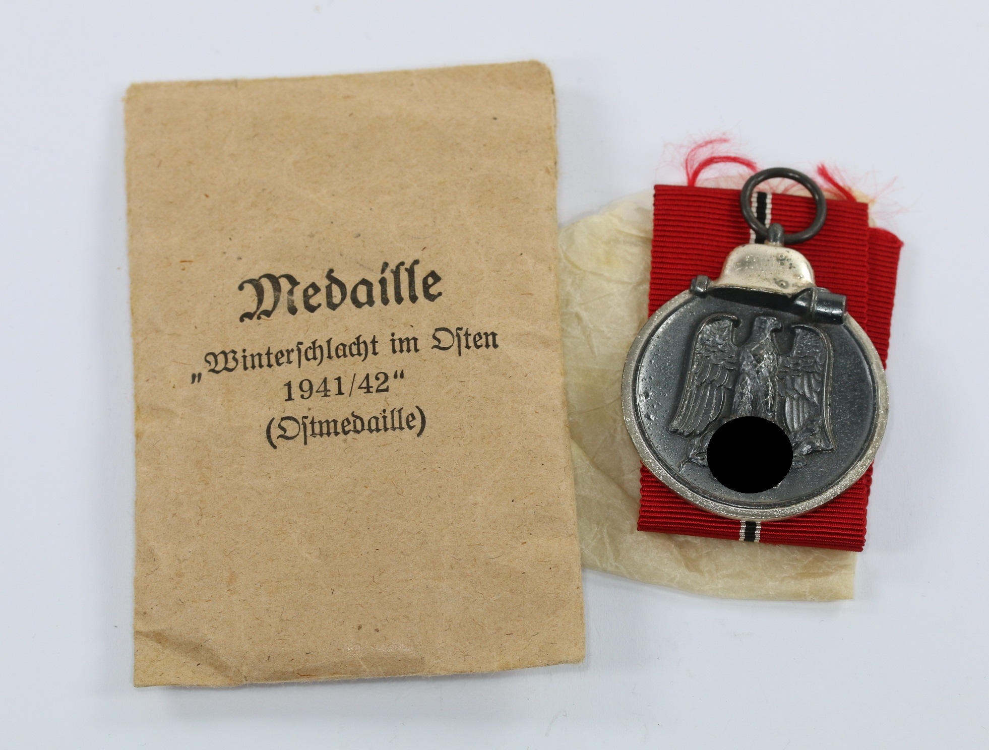 Ostmedaille, in Verleihungstüte Liefergemeinschaft Pforzheimer Schmuckhandwerker - Innungen – Bild 1