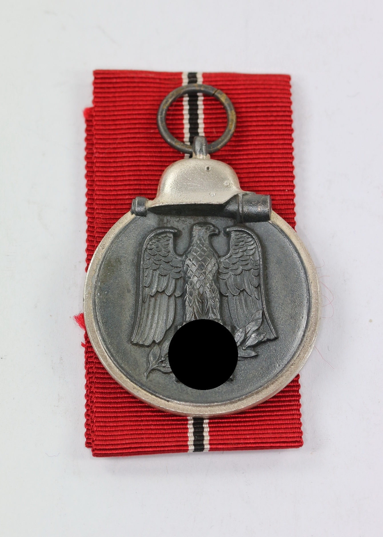 ostmedaille_winterschlacht_im_osten_194142_hersteller_1_deschler_sohn_m_nchen_1__1 Ostmedaille, Hst. 1 – Bild 1