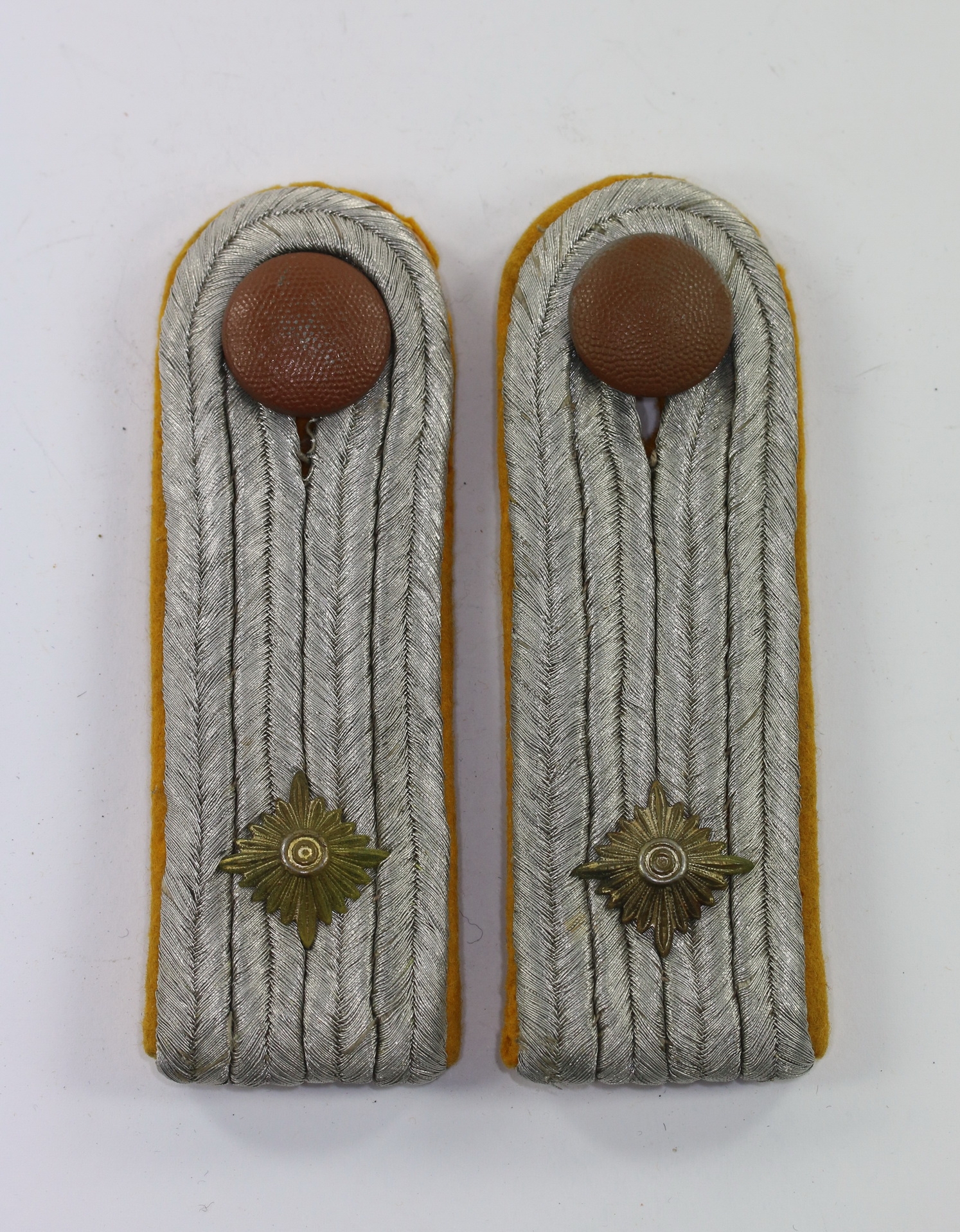 paar_schulterklappen_oberleutnant_fliegendes_personal_1_ Luftwaffe, Pair of Shoulder Boards for Oberleutnant with Airborne Personal . – Bild 1