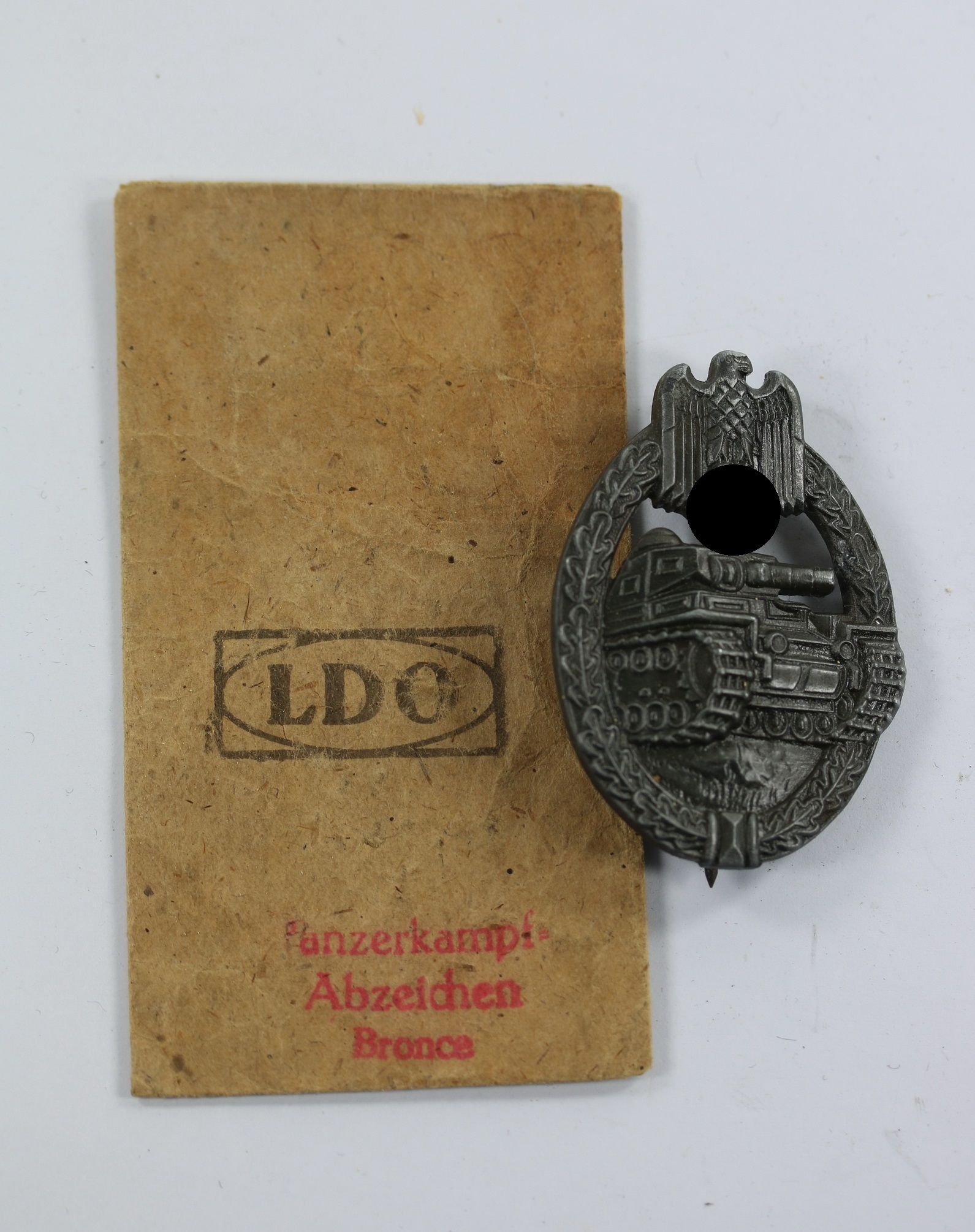 Panzerkampfabzeichen in Bronze, Hst. R.S., in LDO Verleihungstüte – Bild 1