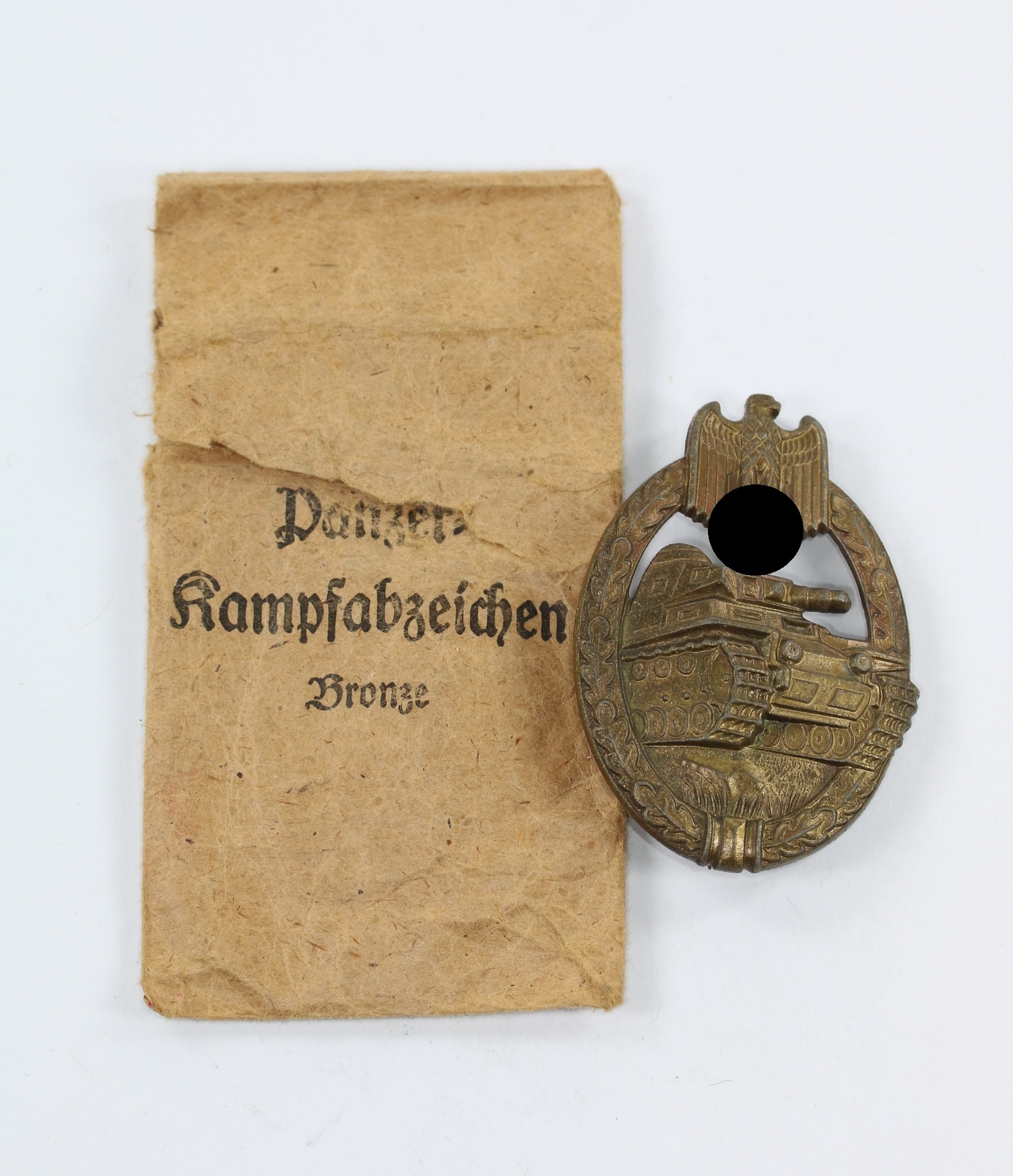 panzerkampfabzeichen_in_bronze_steinhauer_l_ck_in_verleihungst_te_1__1 Panzerkampfabzeichen in Bronze, Steinhauer & Lück, in Verleihungstüte (!) – Bild 1
