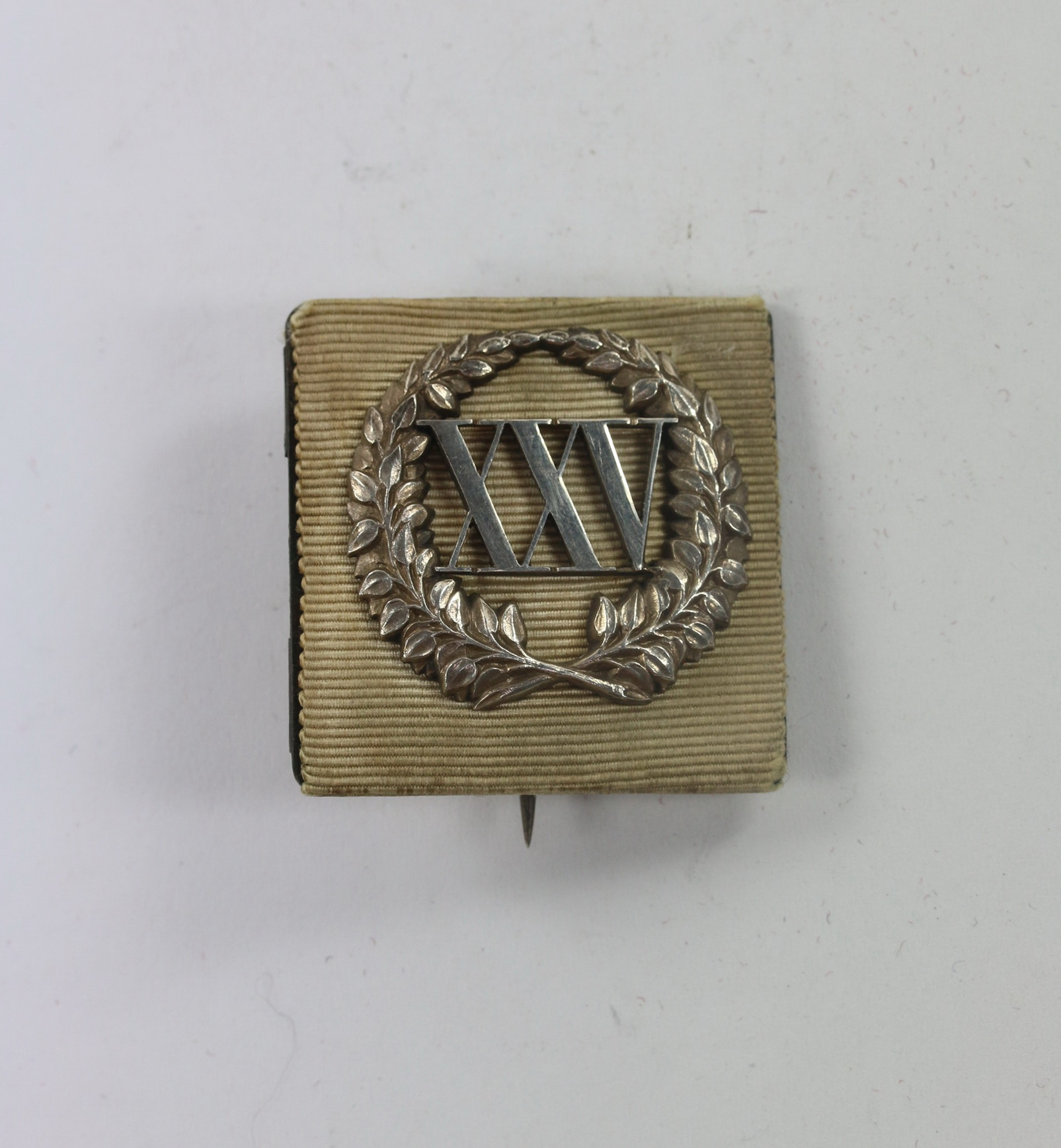 Prussia, Silver Wedding Anniversary Medal Kaiser Wilhelm II. 1906,on White Ribbon. – Bild 1