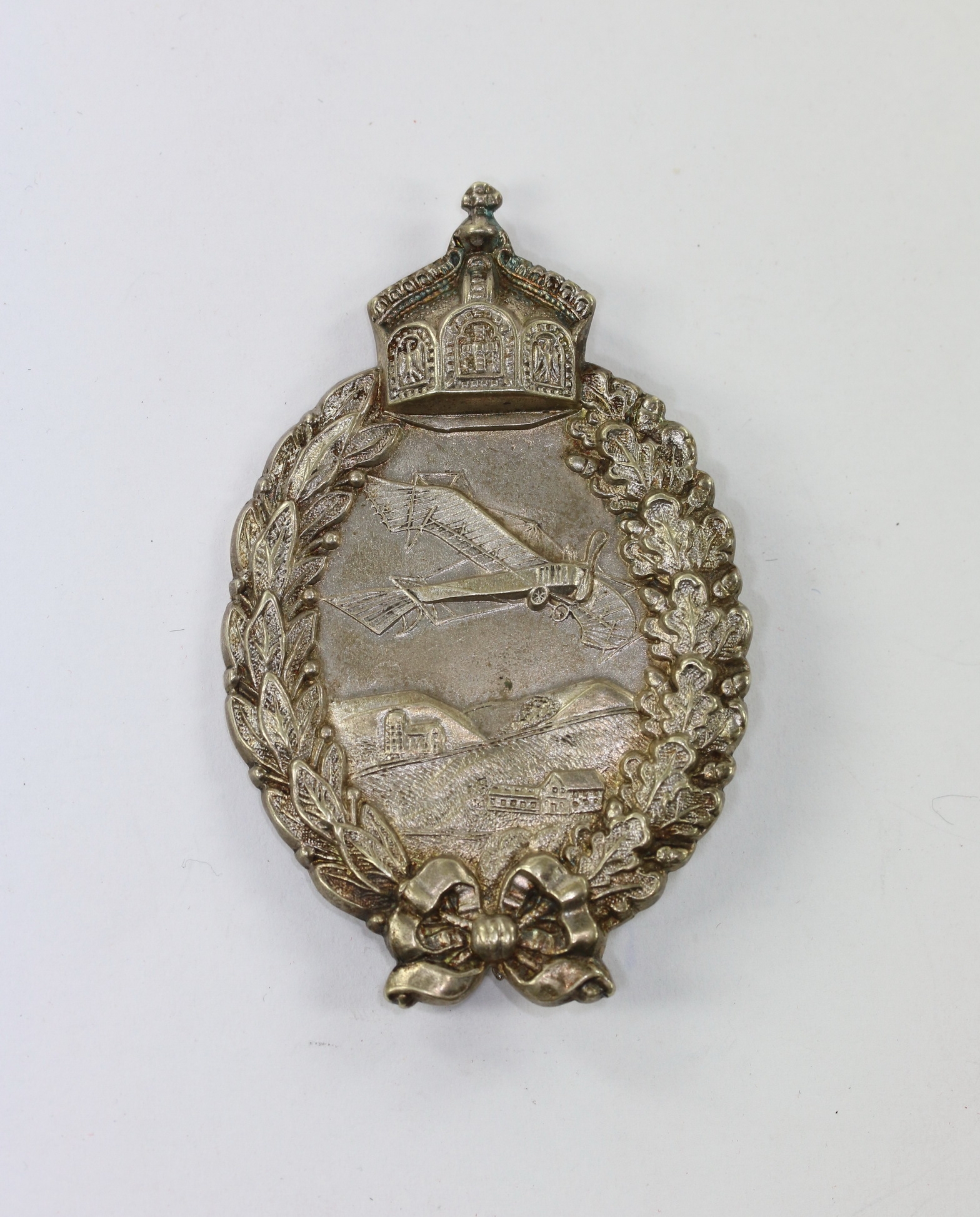 preu_en_milit_r_flugzeugf_hrerabzeichen_hst Prussia, Military Pilot Badge. Maker Paul Meybauer (logo). – Bild 1