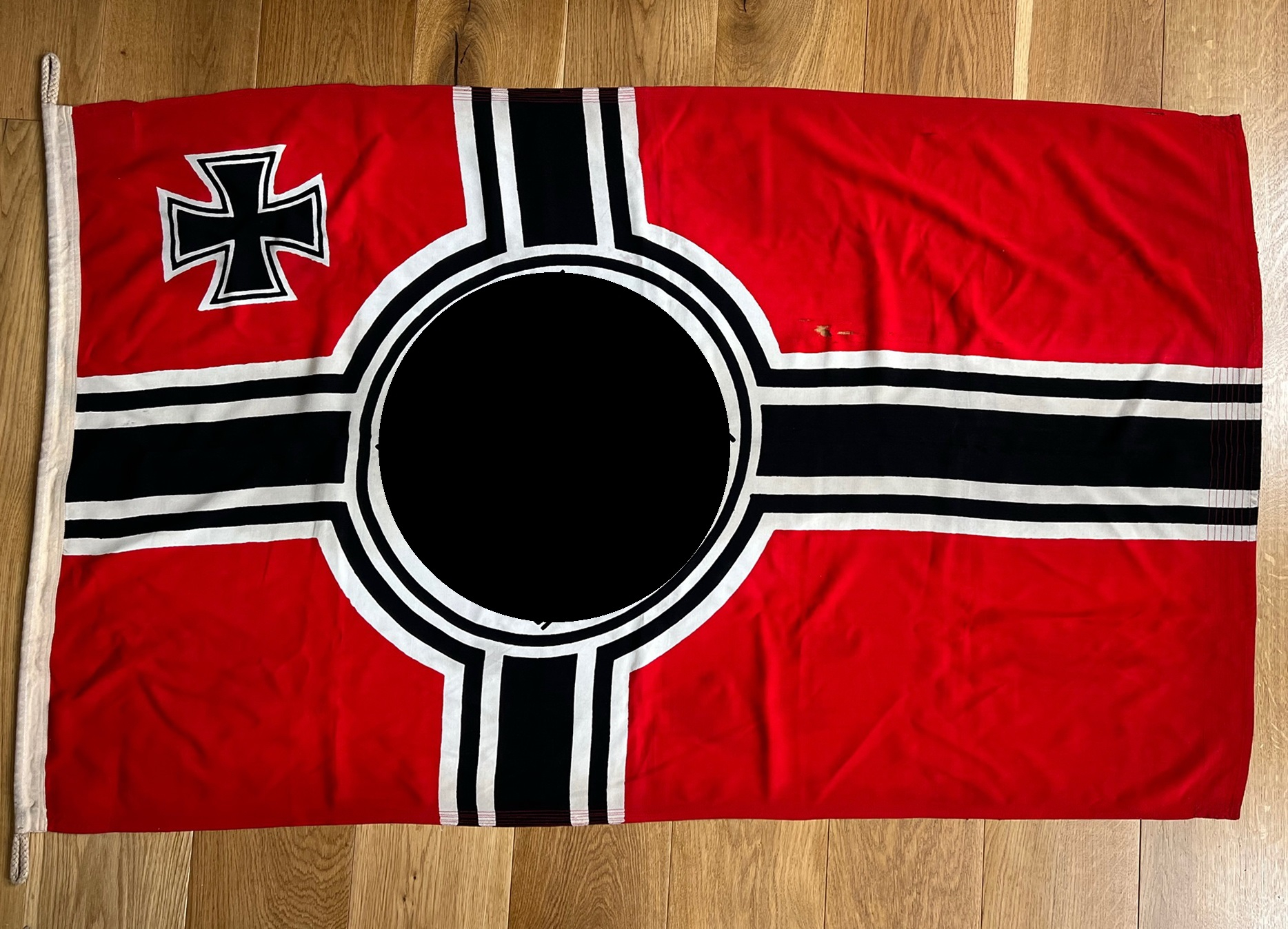 Reichskriegsflagge War Flag) 100 x 170 cm, Maker Textildruck Arlt Inh. Oskar u.Kurt Arlt Schönheide/Erzgeb. – Bild 1