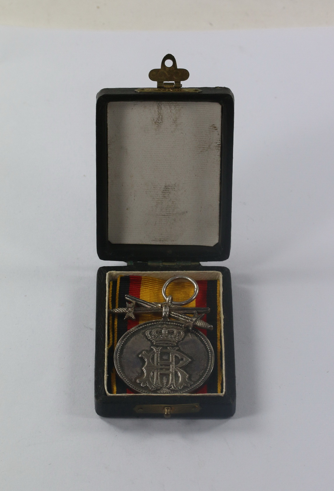 Reuß, Silberne Verdienstmedaille mit Schwertern, im Etui S.M.  - für Verdienst – Bild 1