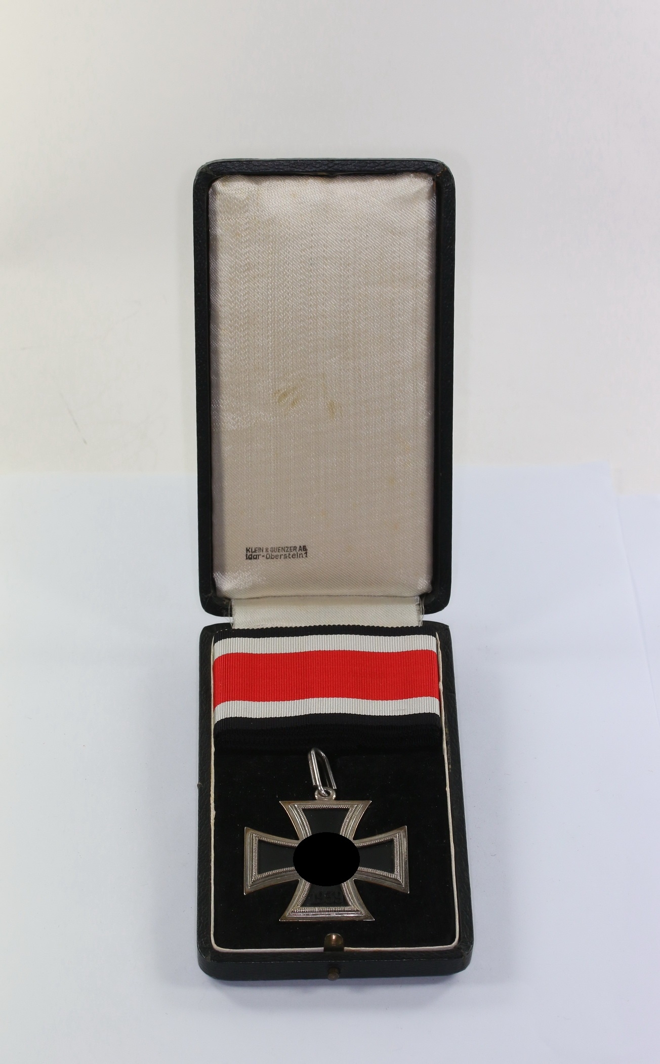 ritterkreuz_des_eisernen_kreuzes_hersteller_65_800_klein_quenzer_oberstein_im_etui_1__1 Ritterkreuz des Eisernen Kreuzes, frühes Klein & Quenzer, im Etui Klein & Quenzer – Bild 1