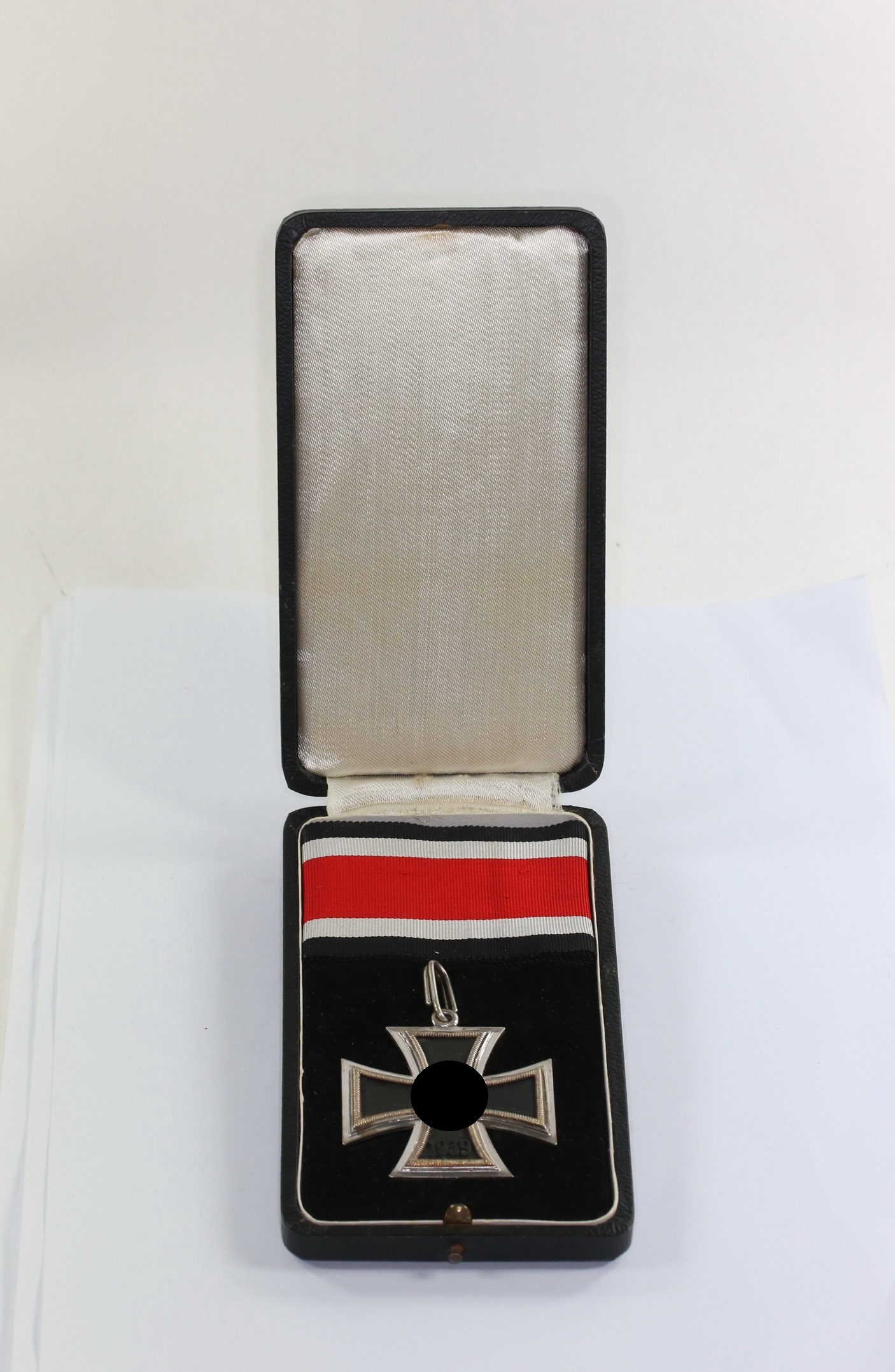 ritterkreuz_des_eisernen_kreuzes_hst Ritterkreuz des Eisernen Kreuzes, Hst. 65 800, im Etui – Bild 1