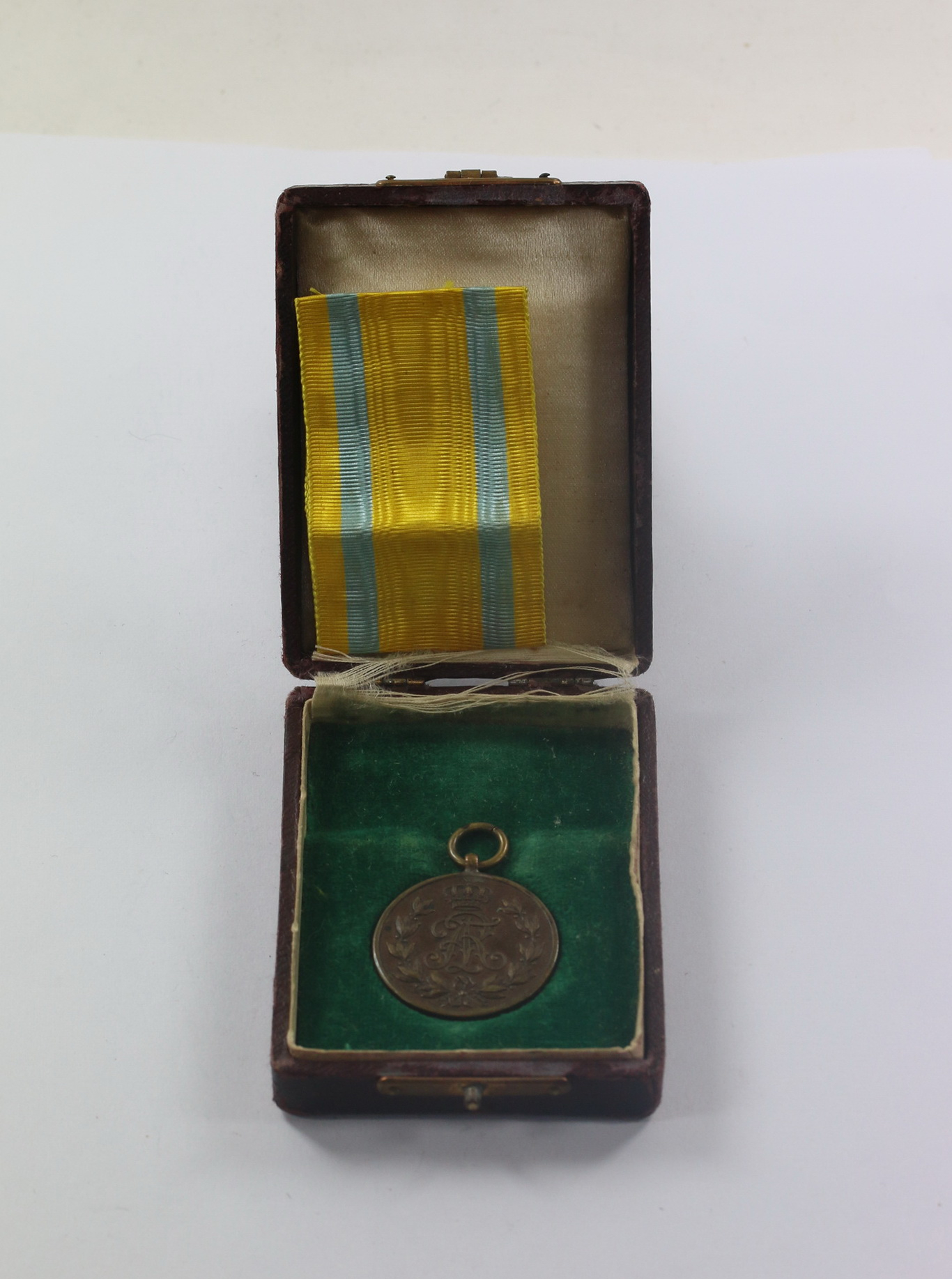 sachsen_friedrich_august_medaille_in_bronze_im_etui_1__4nd Sachsen, Friedrich August Medaille in Bronze, im Etui – Bild 1