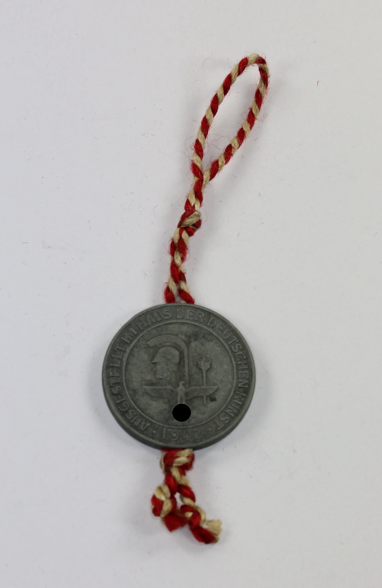 siegelplombe_ausgestellt_im_haus_der_deutschen_kunst_1942_1__1 Metal Seal for the Haus der Deutschen Kunst 1942. – Bild 1