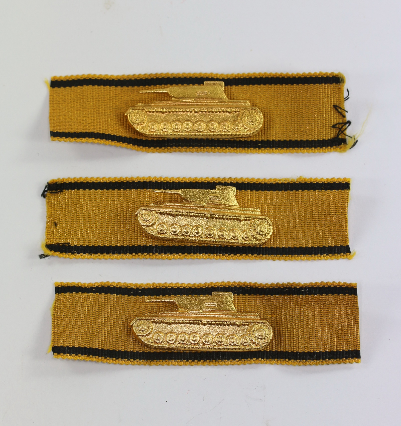 sonderabzeichen_f_r_das_niederk_mpfen_von_panzerkampfwagen_durch_einzelk_mpfer_panzerknacker_gold_ausf_hrung_1957_1_ Sonderabzeichen für das Niederkämpfen von Panzerkampfwagen durch Einzelkämpfer (Panzerknacker) Gold, Ausführung 1957 – Bild 1