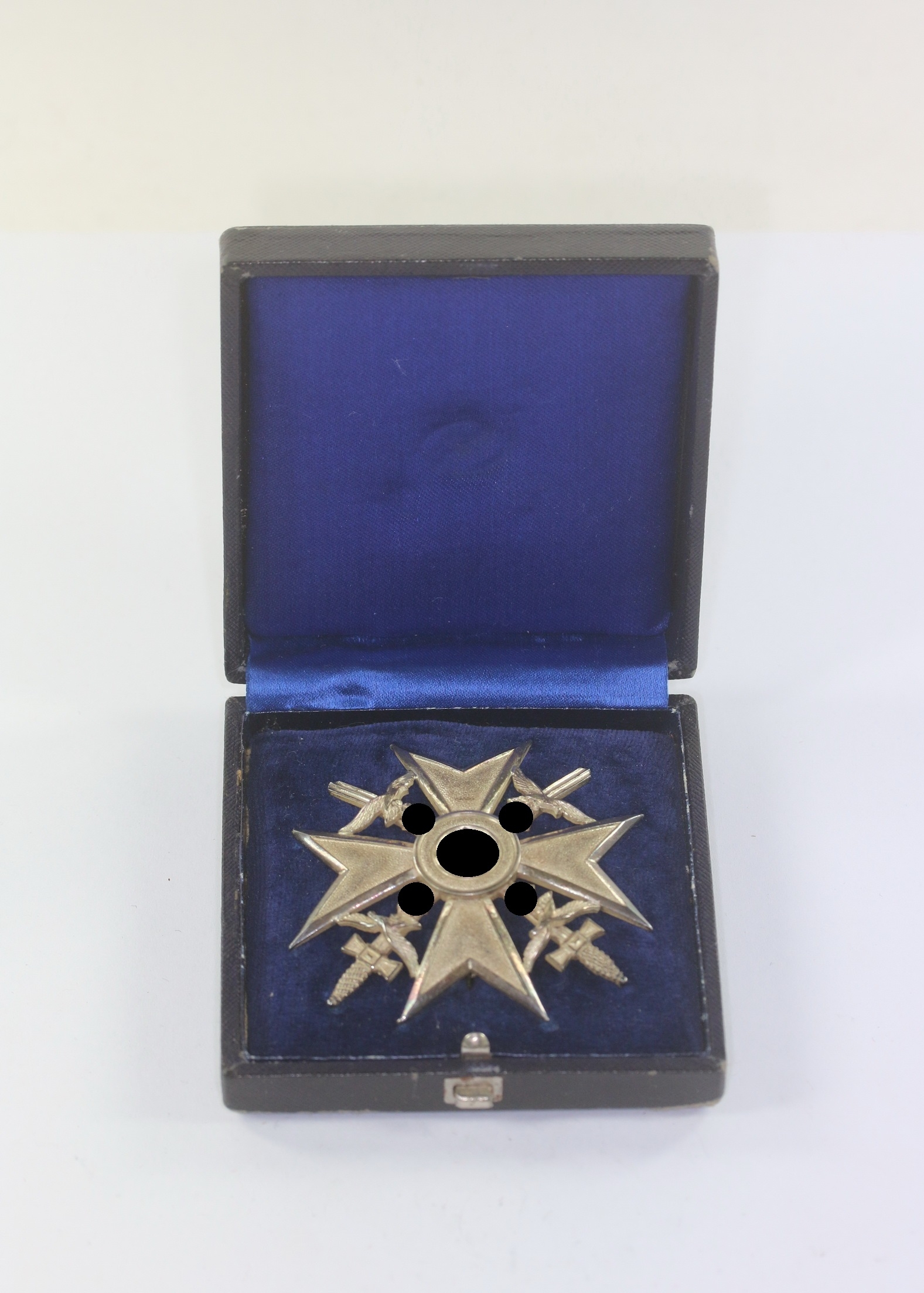 spanienkreuz_in_silber_mit_schwertern_835_wilhelm_deumer_im_etui_1__1 Cased Silver Spanish Cross with Swords. Type Deumer 835. – Bild 1