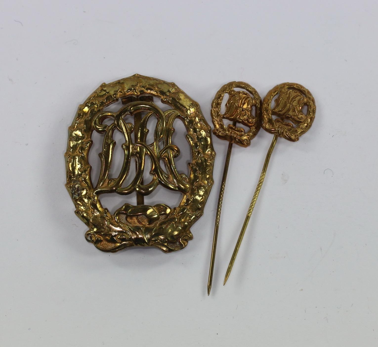 Gold National Sport Badge DRA (Deutscher Reichsausschuss für Leibesübungen) with 2 Miniatures. – Bild 1