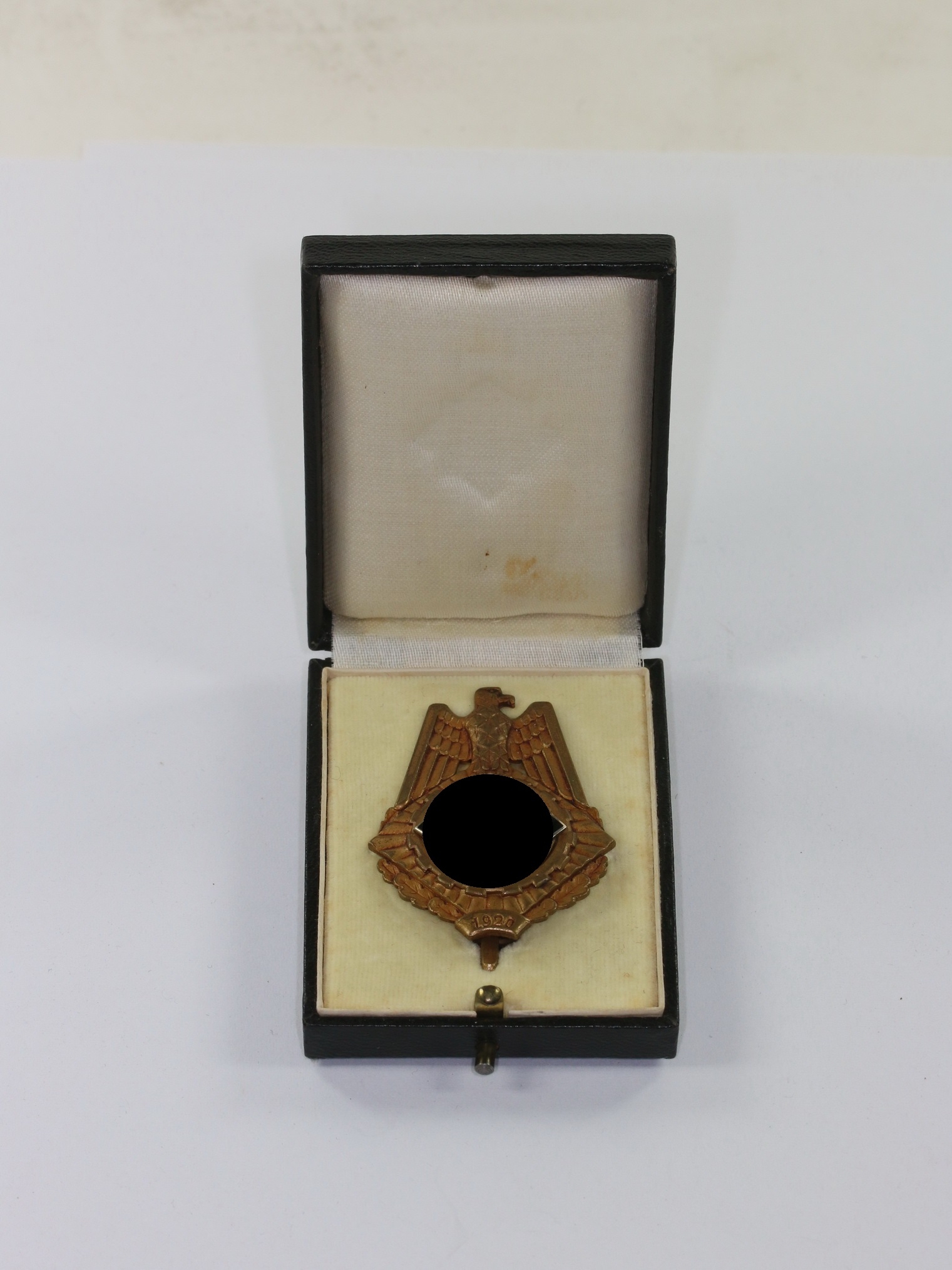 Cased  Technische Nothilfe (TeNo). Badge of Honour with Date "1920". Maker Wilhelm Fühner Pforzheim. – Bild 1