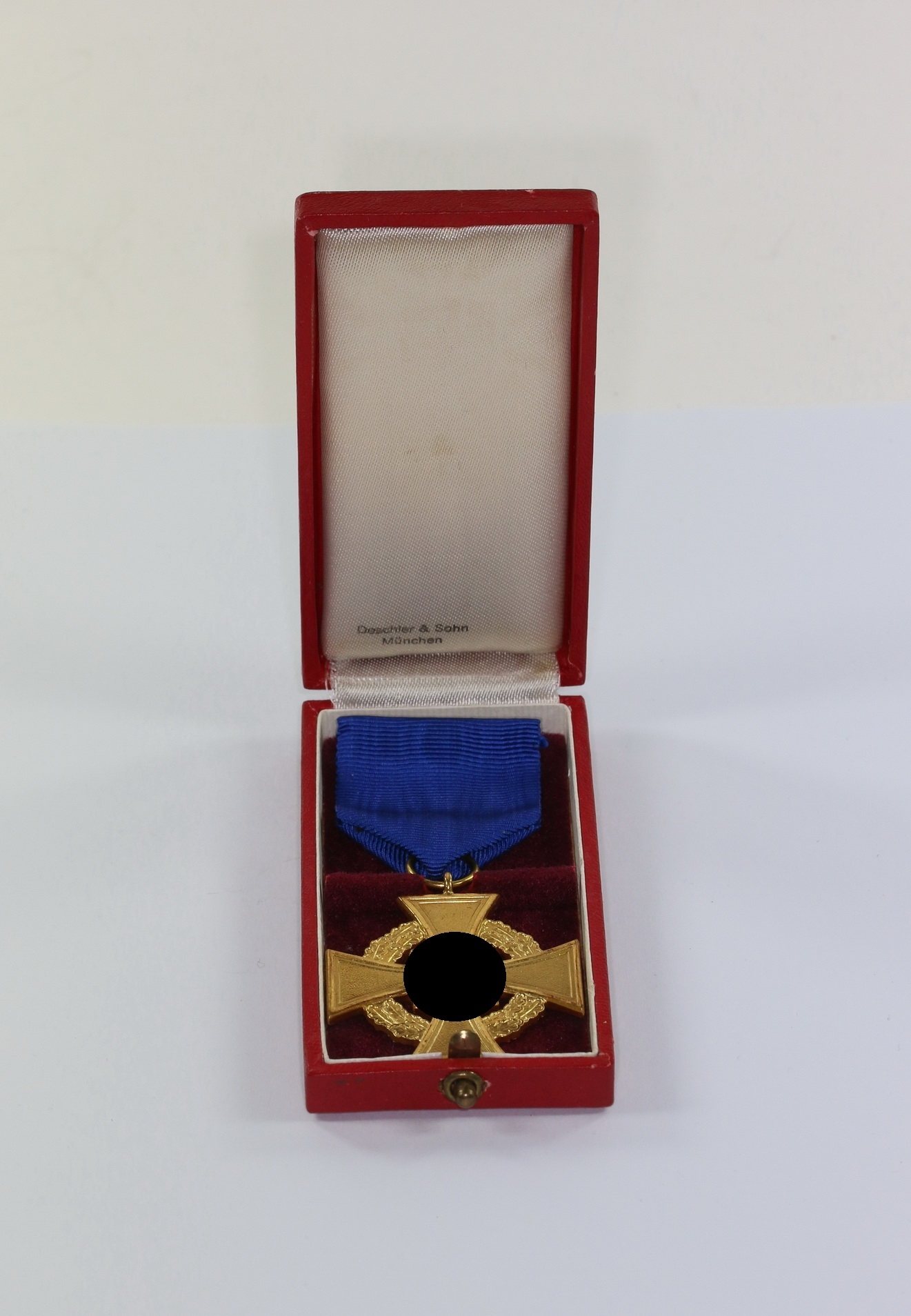 treudienstehrenzeichen_in_gold_40_jahre_im_etui_deschler_sohn_1__1_1 Treudienstehrenzeichen in Gold (40 Jahre), im Etui, Deschler & Sohn – Bild 1