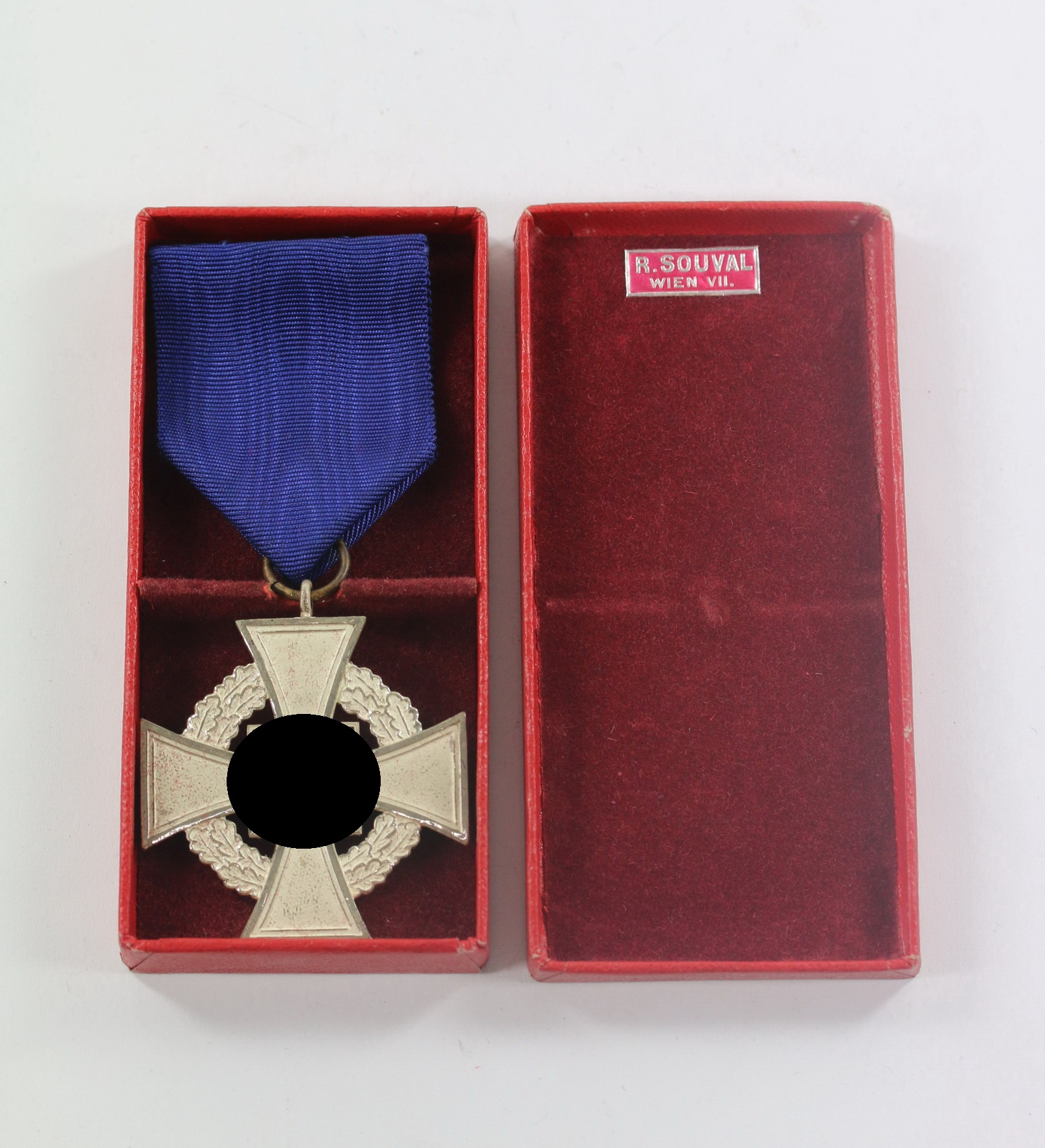 treudienstehrenzeichen_in_silber_25_jahre_im_etui_r Cased Silver Civil Loyal Service Cross for 25 Years, R. Souval Wien VII. – Bild 1