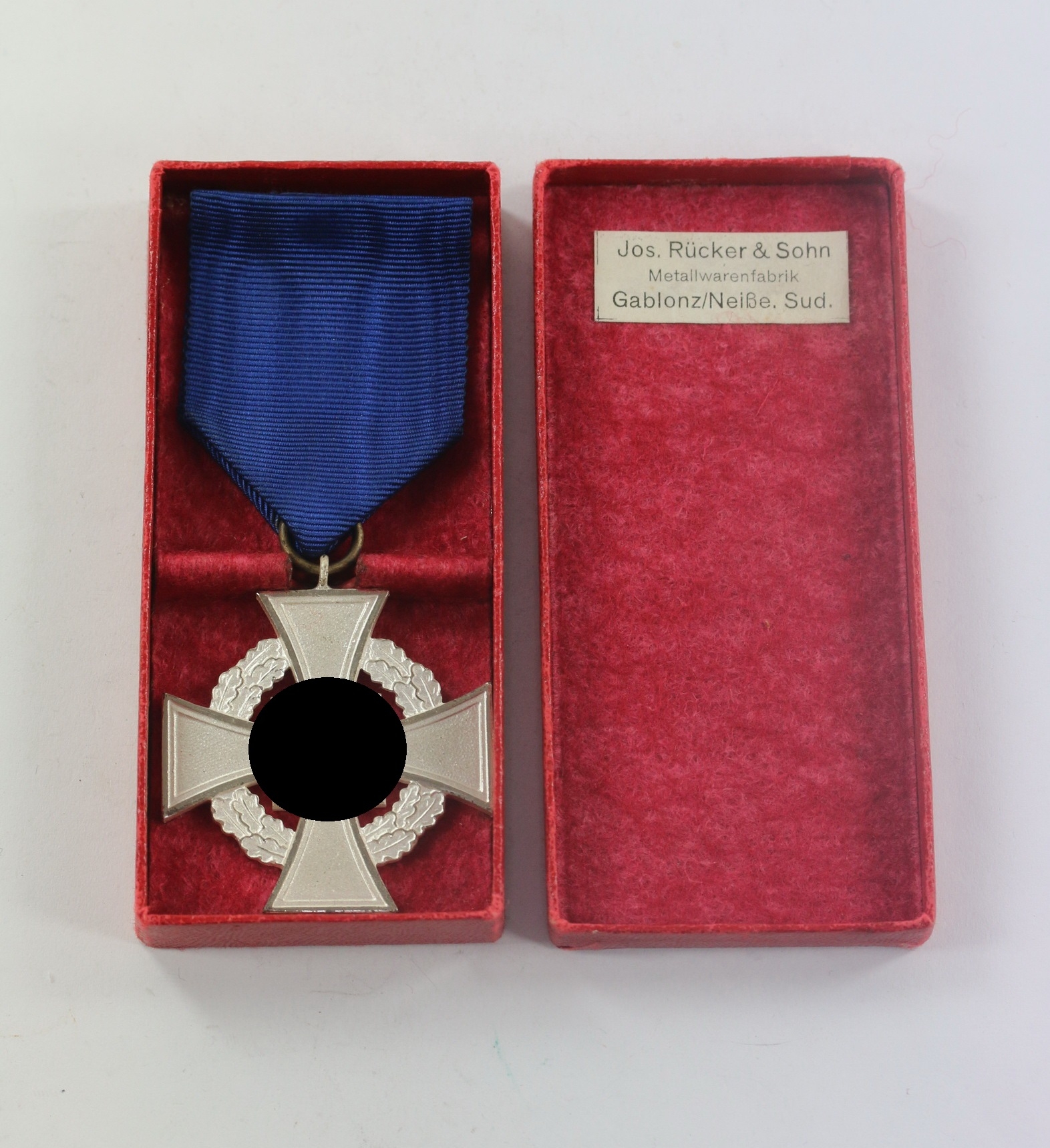 treudienstehrenzeichen_in_silber_25_jahre_im_etui_r_ckert_sohn_metallwarenfabrik_gablonznei_e Cased Silver Civil Loyal Service Cross for 25 Years, Rückert & Sohn Metallwarenfabrik Gablonz/Neiße. Sud. – Bild 1