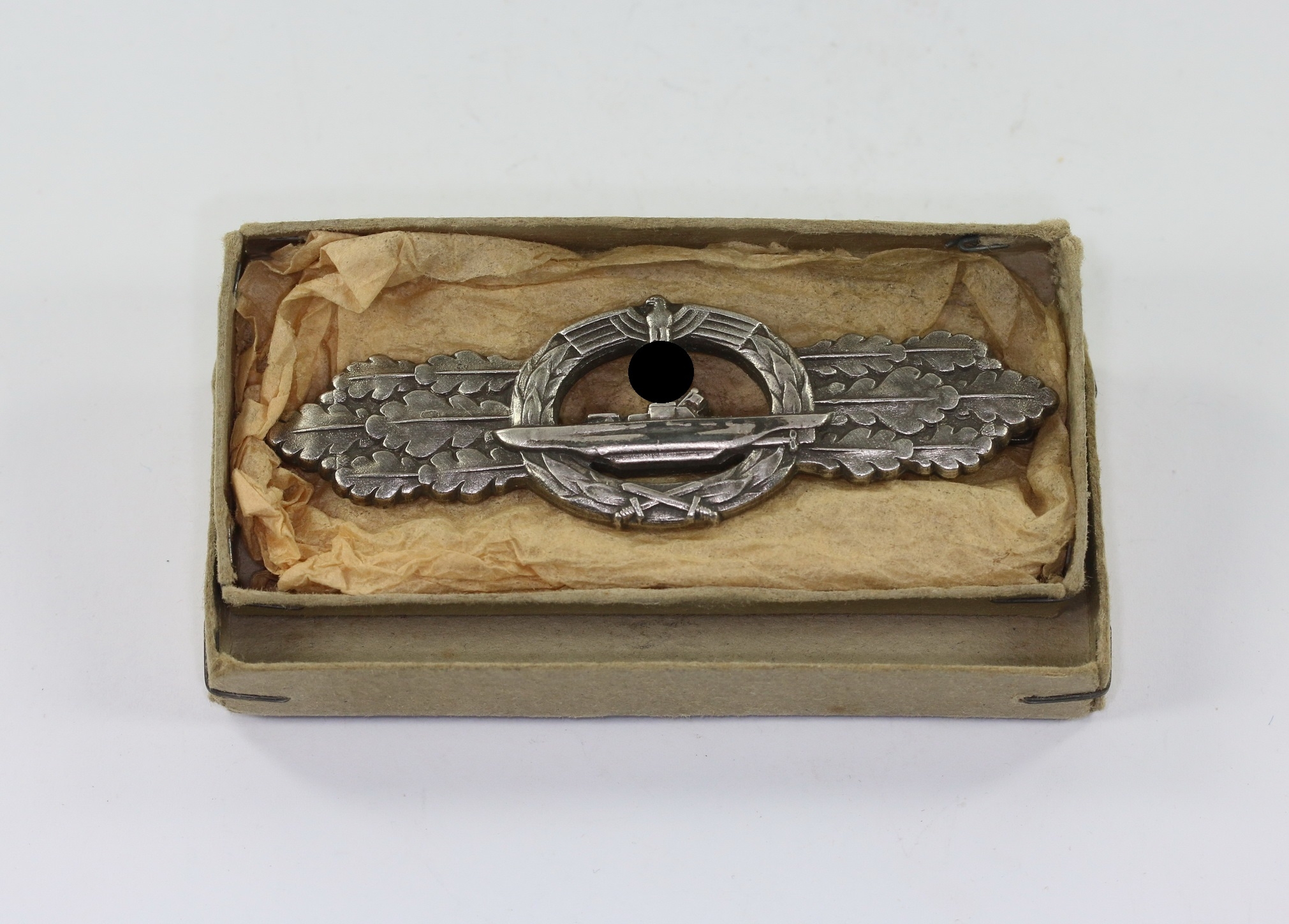 ubootfrontspange_in_silber_hersteller_schwerinberlin68_in_verleihungsschachtel_2__1 Boxed Silver Submarine Front Clasp. Maker Schwerin. – Bild 1