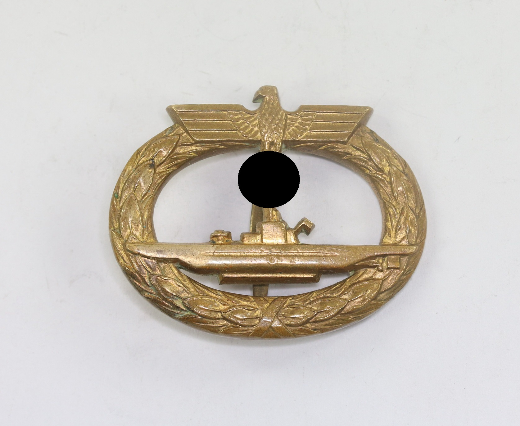 ubootskriegsabzeichen_1939_steinhauer_l_ck_l_denscheid_buntmetall_1__1 Submarine War Badge. Type Steinhauer & Lück, Lüdenscheid (Tombak) – Bild 1
