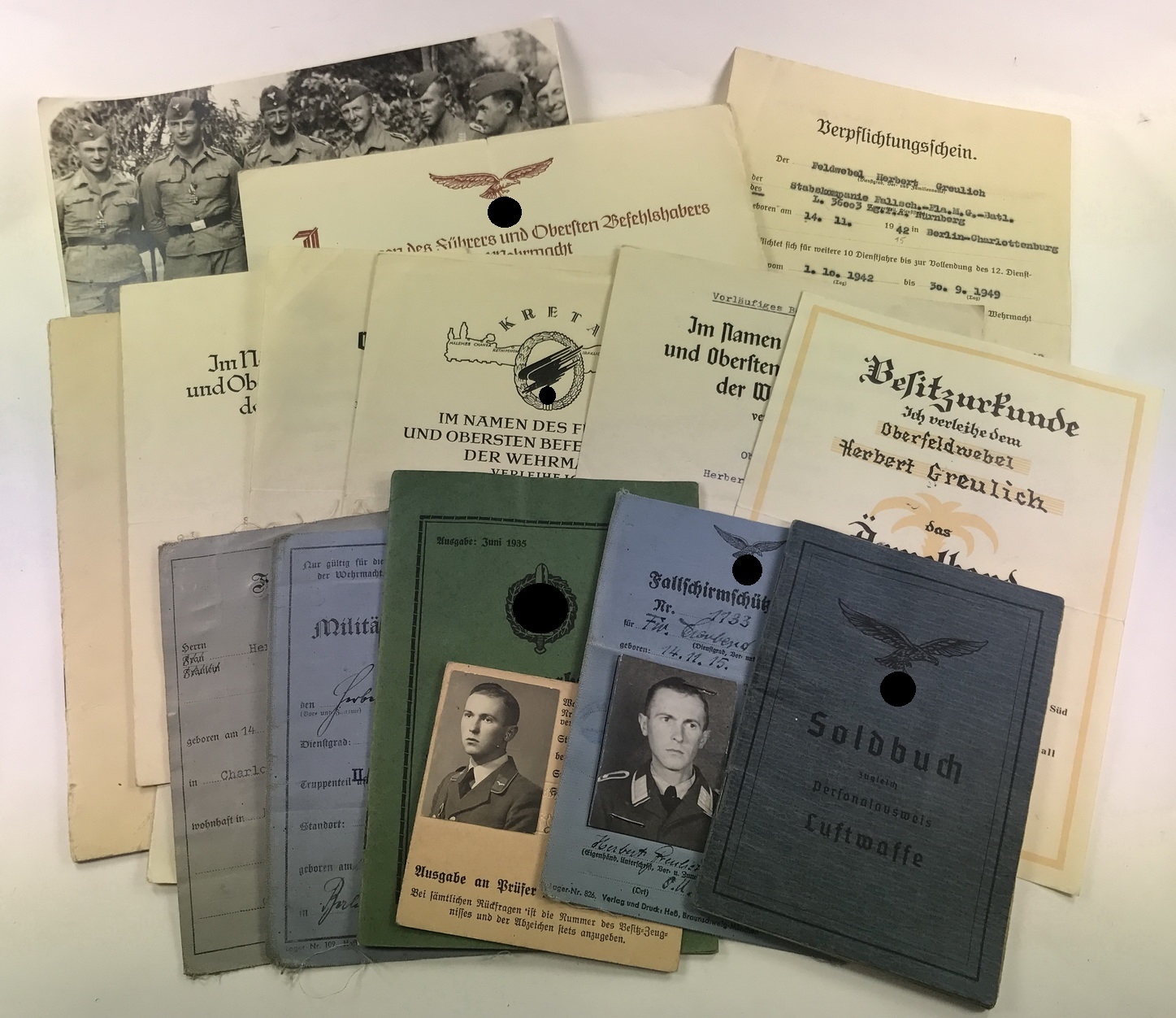 urkunden_nachlass_fallschirmjaeger_kreta_und_afrika_1__1 Paratrooper Document Group. – Bild 1