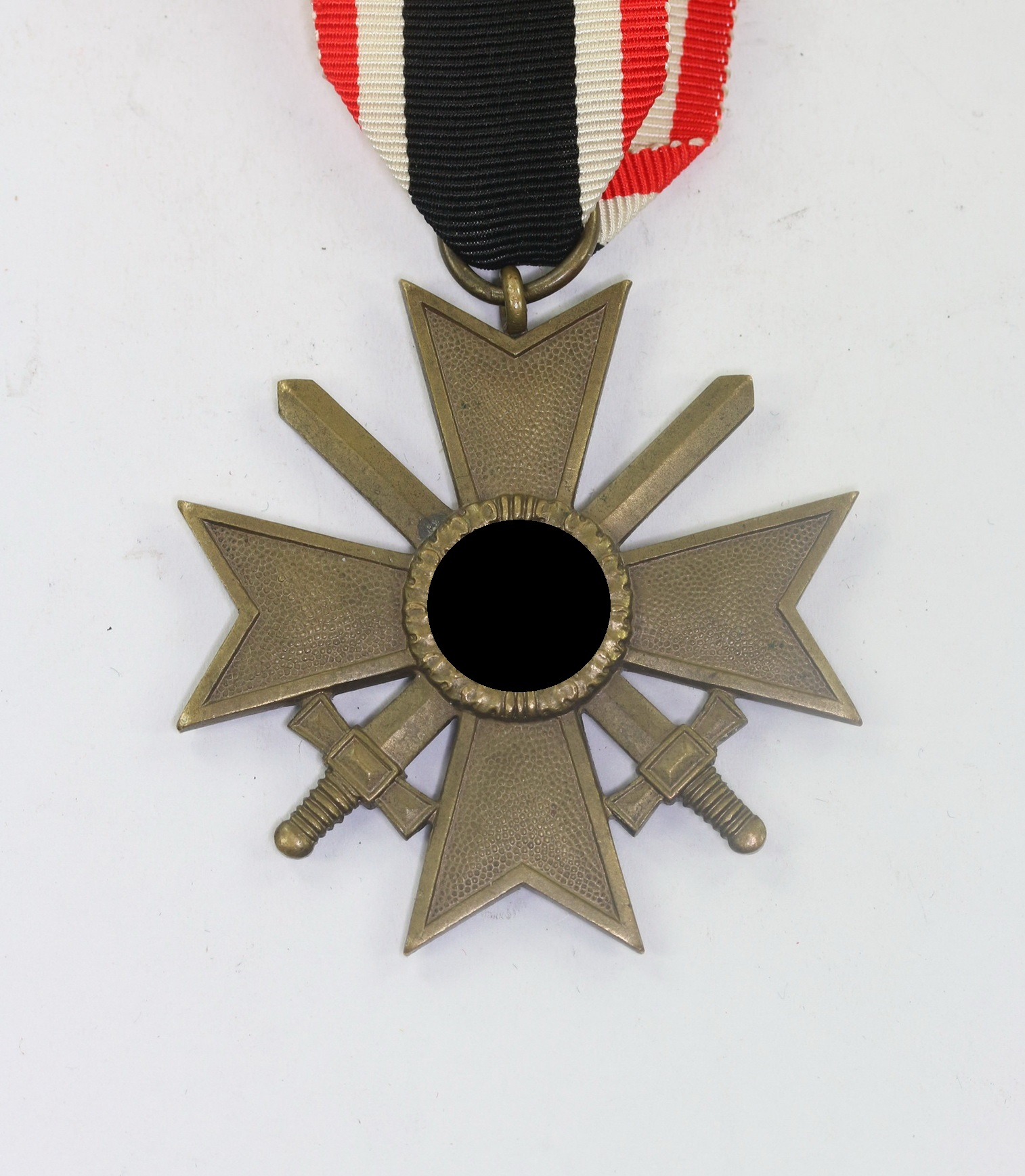  Kriegsverdienstkreuz 2. Klasse mit Schwertern, ohne Hersteller (Buntmetall) – Bild 1