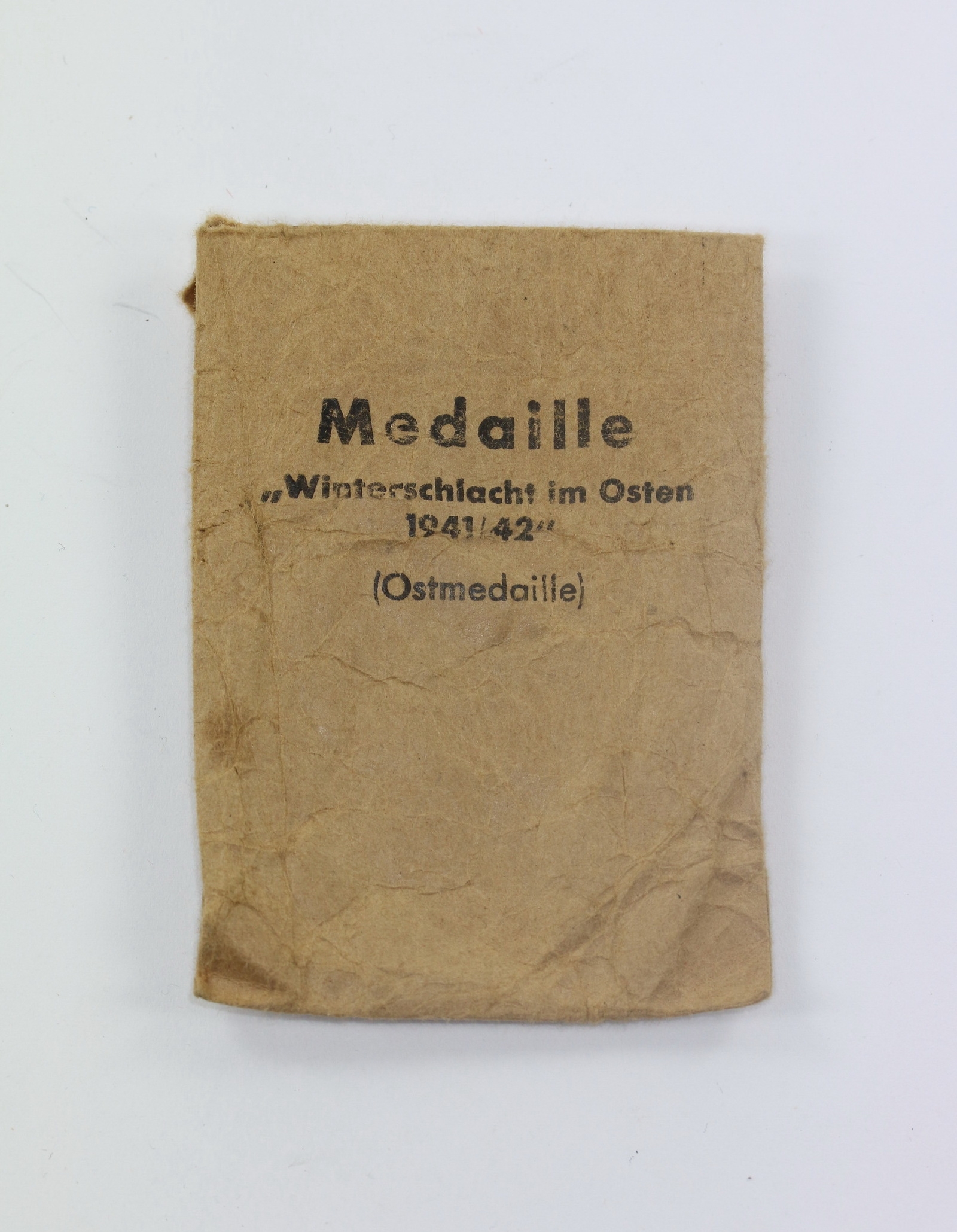 verleihungst_te_ostmedaille_arbeitsgemeinschaft_f_r_heeresbedarf_in_der_gravur_und_ziseleurinnung_berlin_1__1 Verleihungstüte Ostmedaille, Arbeitsgemeinschaft für Heeresbedarf in der Gravur- und Ziseleur-Innung Berlin – Bild 1