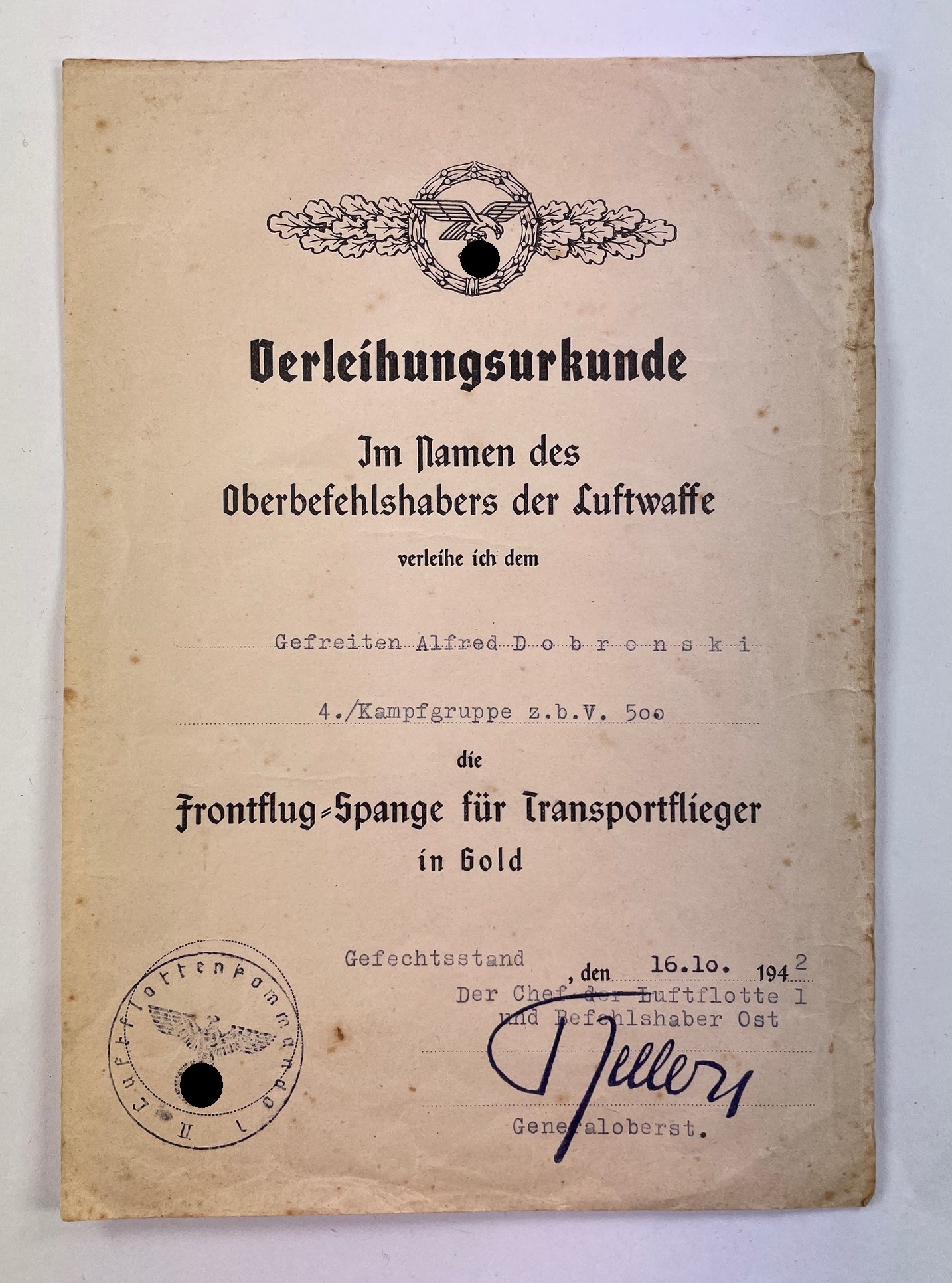 Document for the Gold Operational Flight Clasp for Transporter. – Bild 1