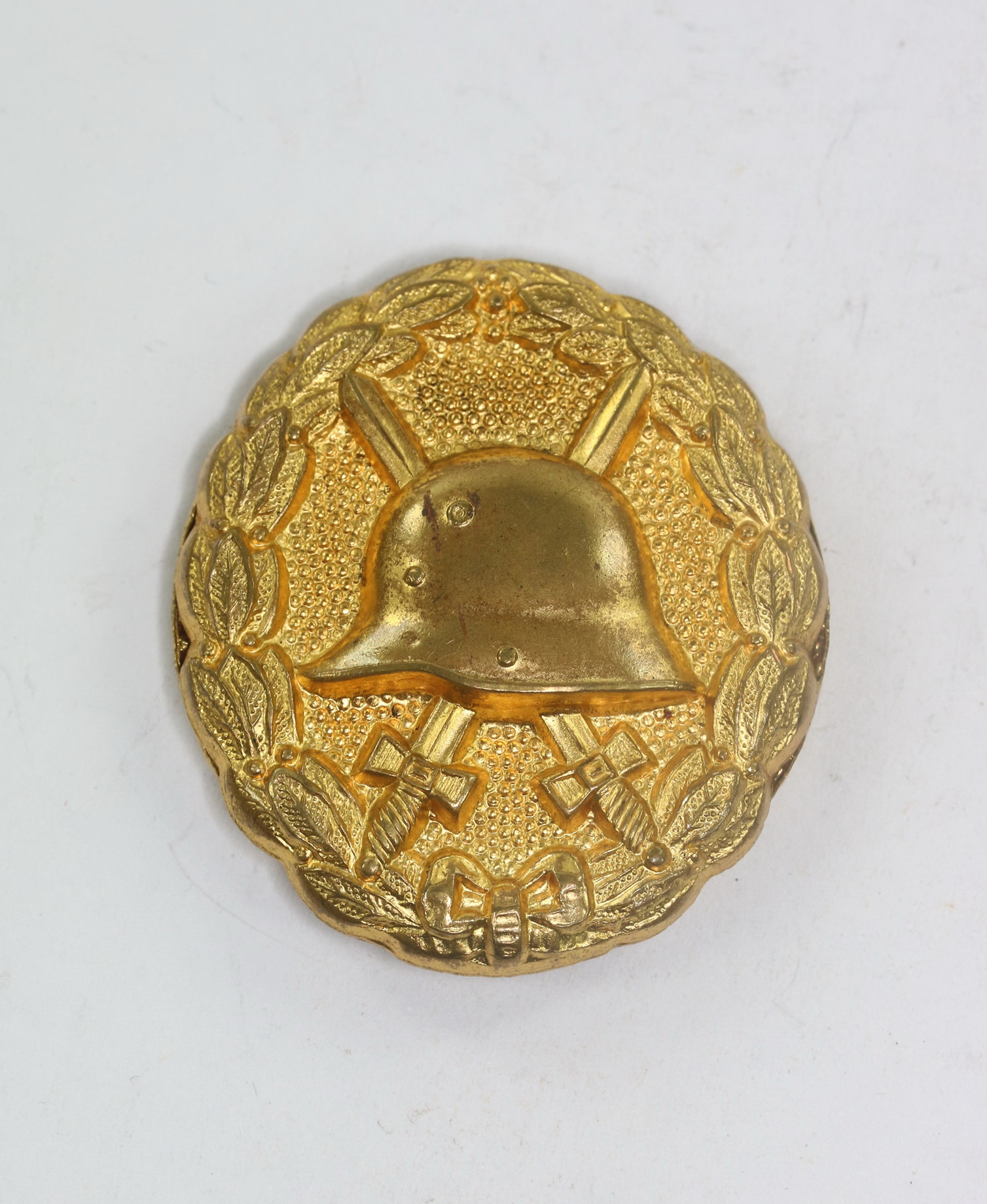 Verwundetenabzeichen in Gold 1918, an großer Sternschraubscheibe Wilhelm Deumer, Lüdenscheid (Buntmetall) – Bild 1