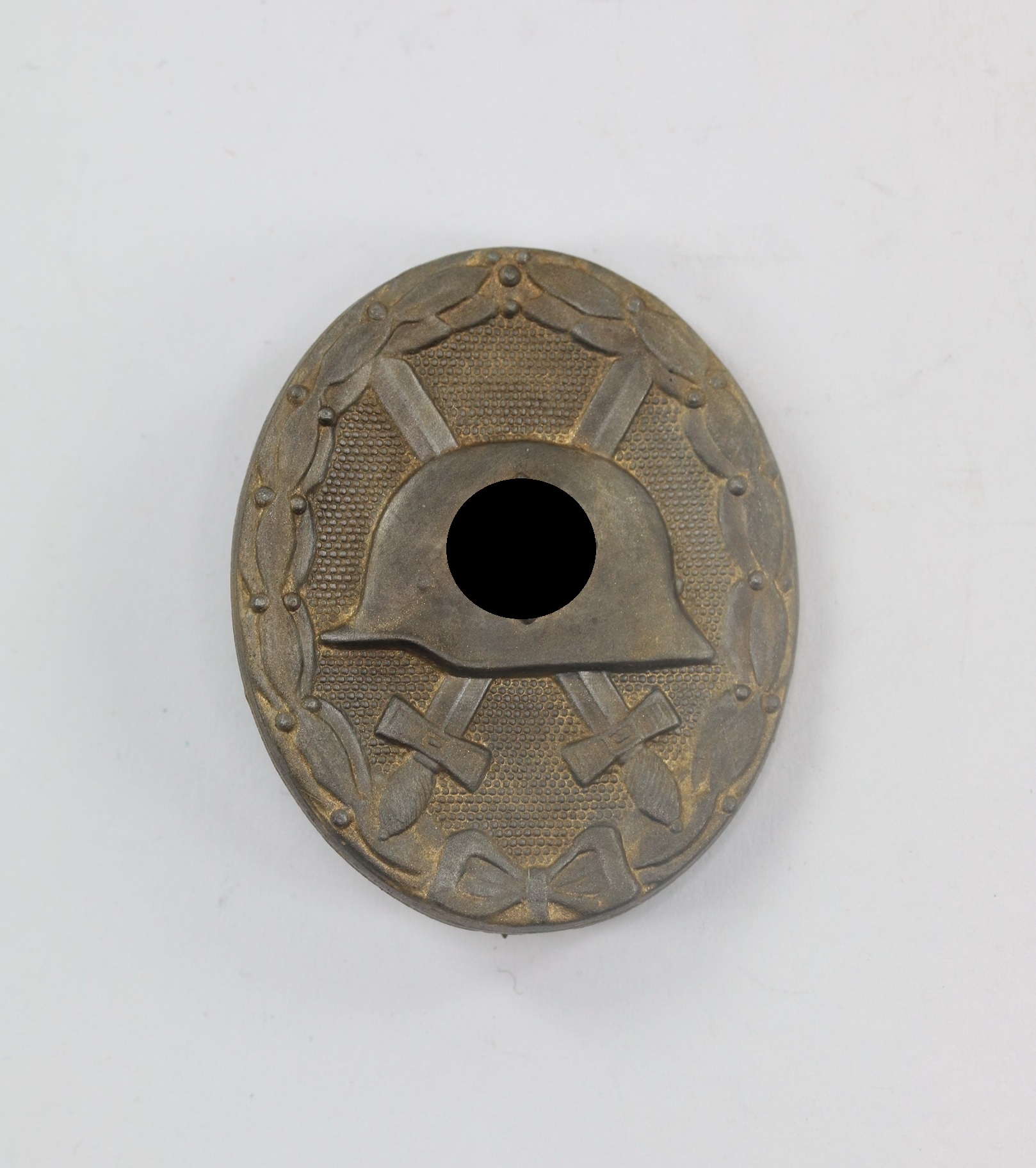  Verwundetenabzeichen in Gold 1939, Hst. 28 (Eugen Schmidthaußer, Pforzheim) – Bild 1