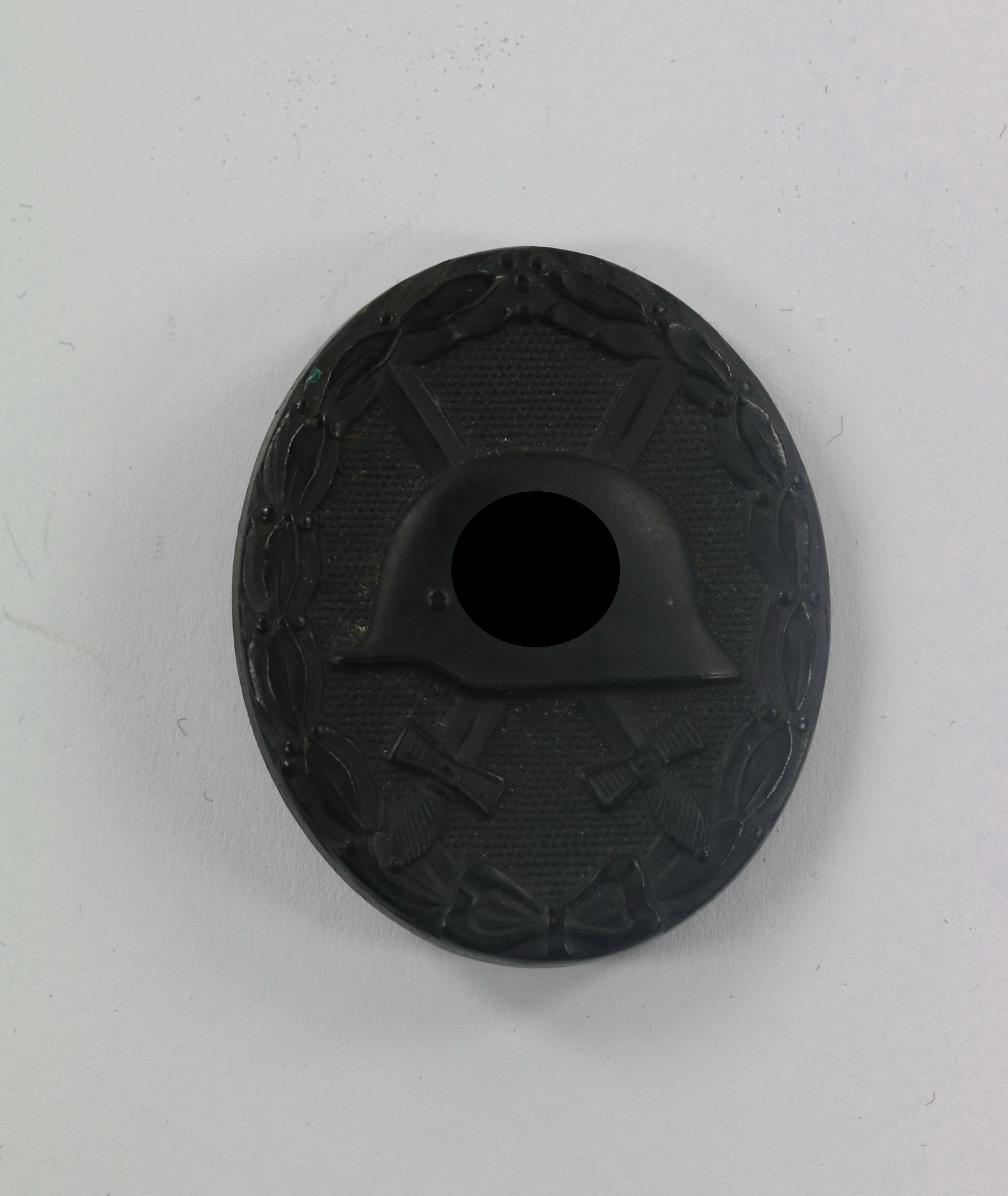 Verwundetenabzeichen in Schwarz 1939, Hst. 65 42 und K&Q – Bild 1