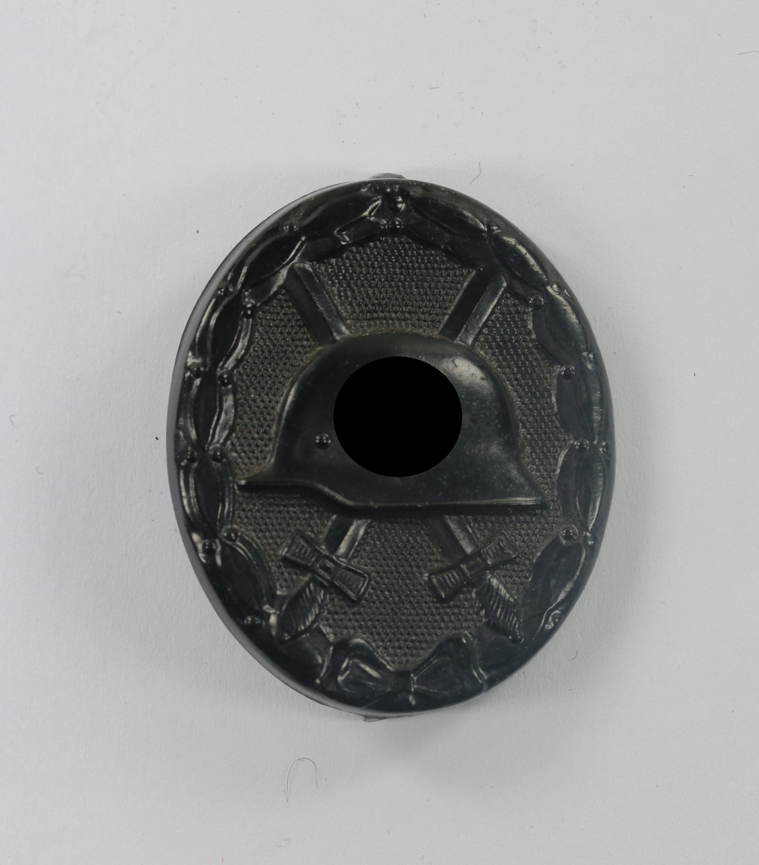 Black Wound Badge 1939. Maker 95 (Adolf Scholze, Grünwald) – Bild 1