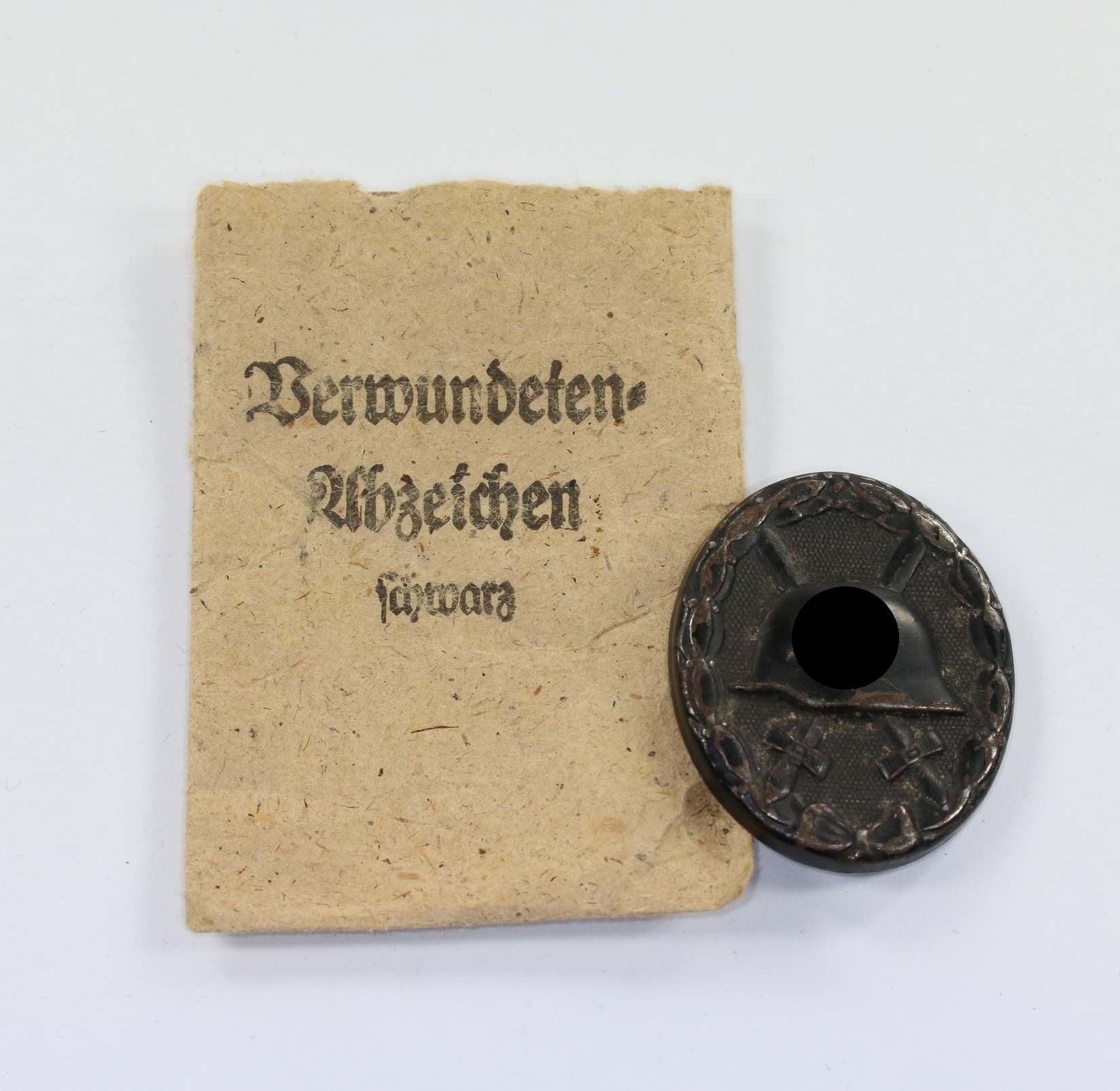 Black Wound Badge 1939 in Envelope. Maker E.S.P, Eugen Schmidthäußler Pforzheim. – Bild 1