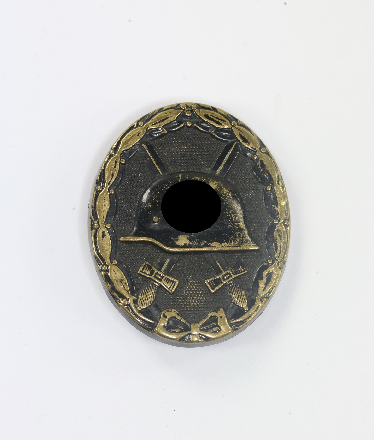 Black Wound Badge 1939. Maker L/11 (Wilhelm Deumer, Lüdenscheid), Buntetall – Bild 1