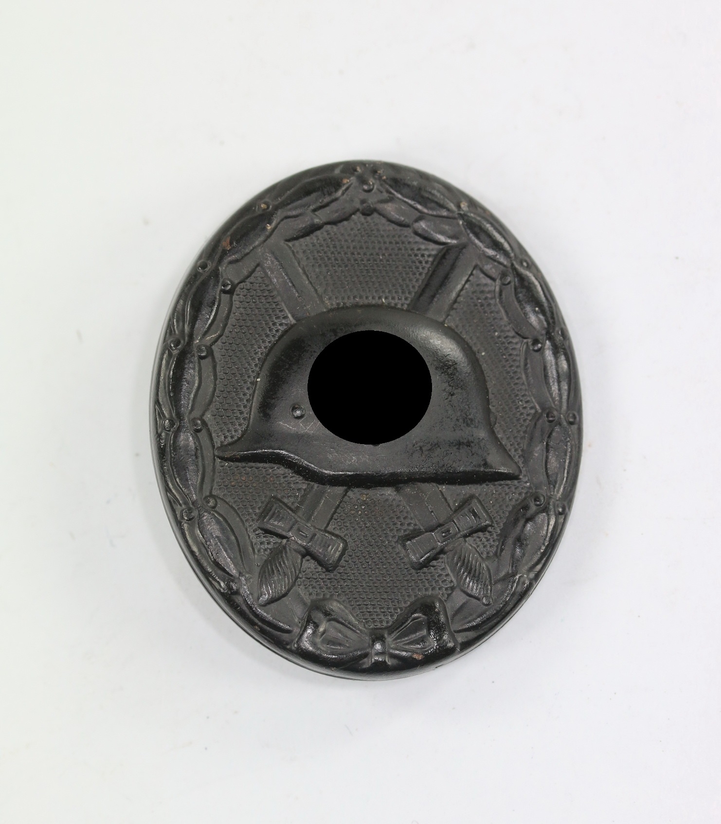 verwundetenabzeichen_in_schwarz_hersteller_118_auf_nadel_1__1 Black Wound Badge 1939. Maker 118. – Bild 1