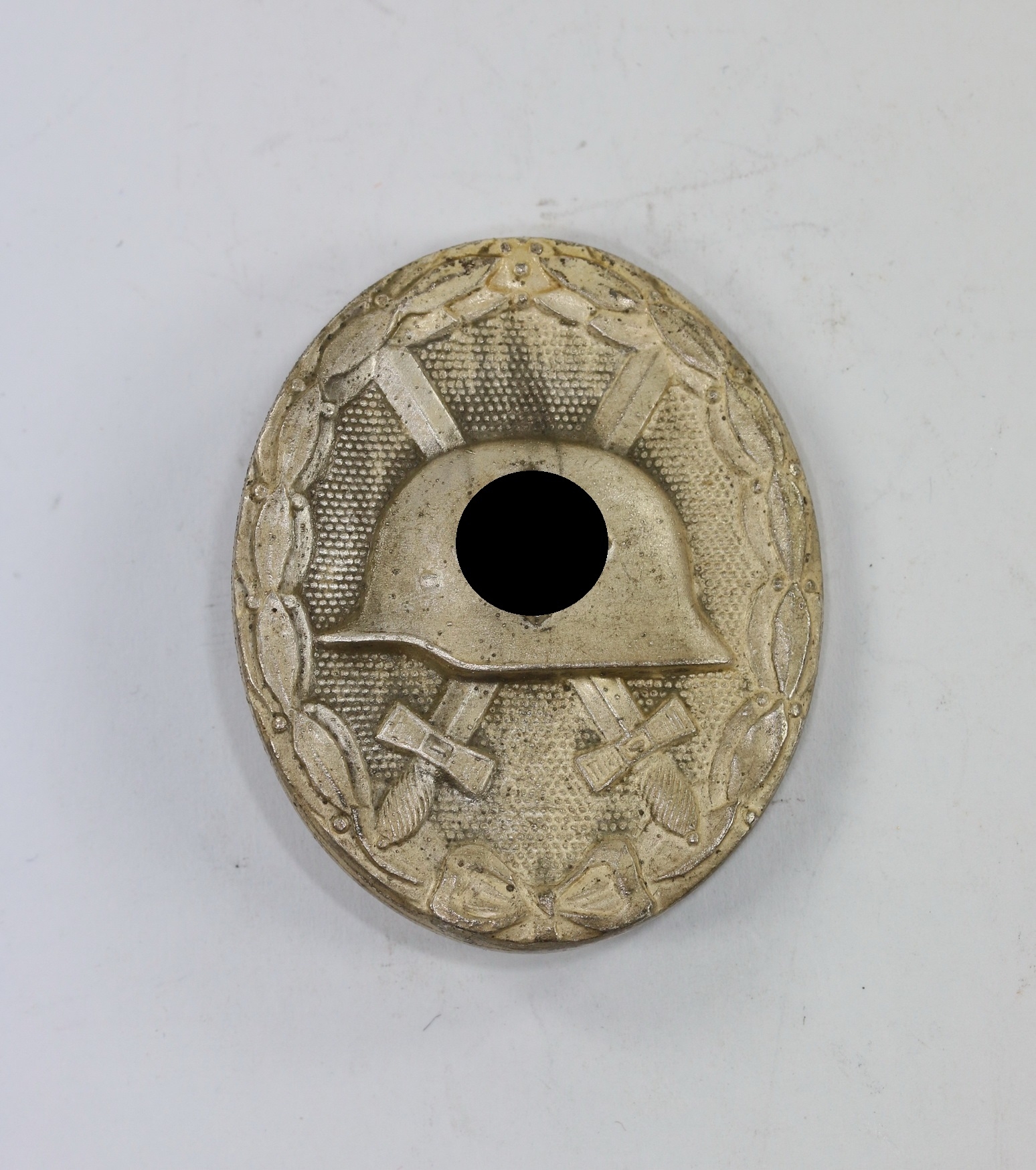 verwundetenabzeichen_in_silber_1939_hersteller_l55_w_chtler_lange_1__1 Silver Wound Badge. Maker L55. – Bild 1