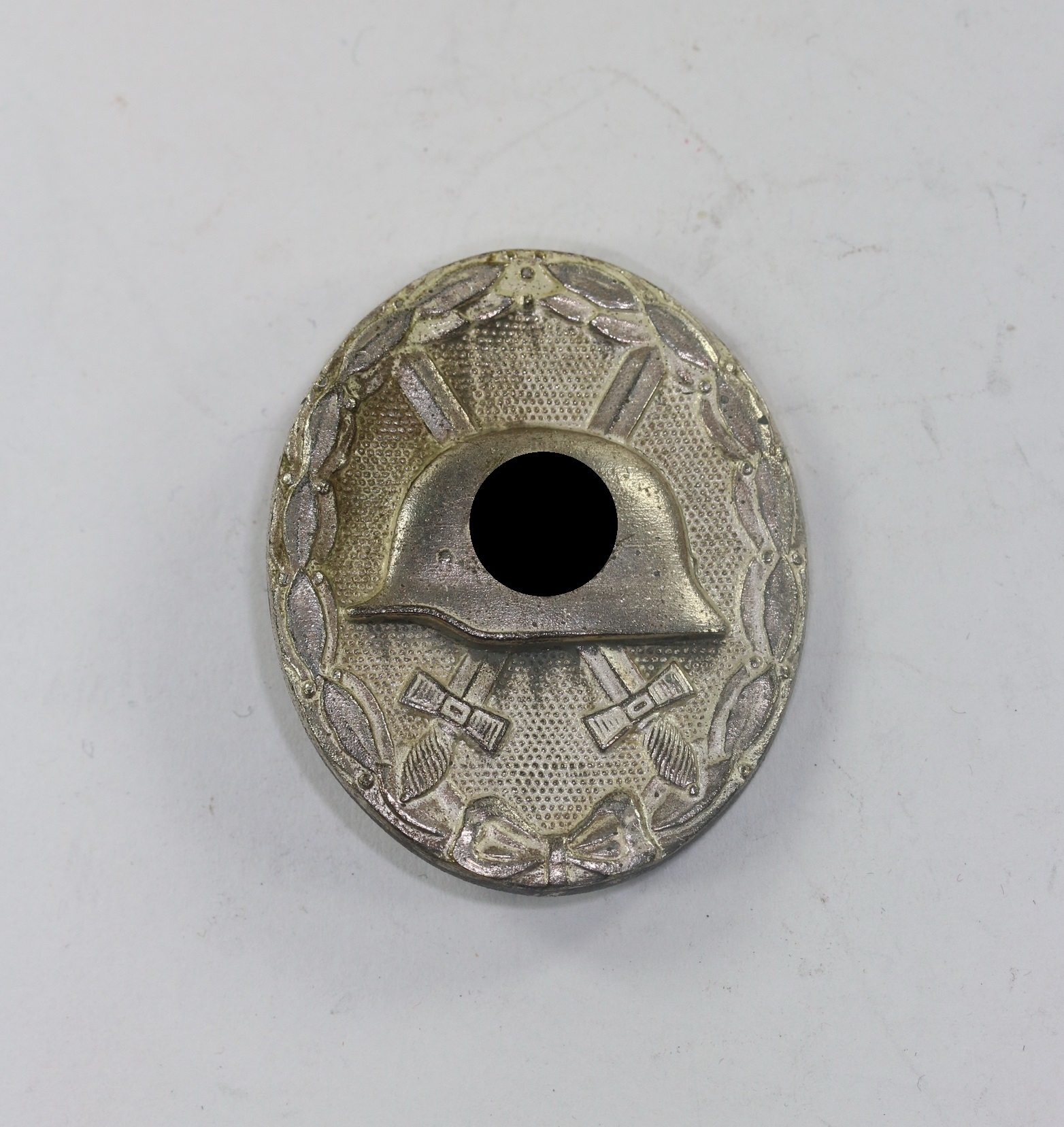 verwundetenabzeichen_in_silber_1939_hst Silver Wound Badge. Maker 100 (Wächtler & Lange, Mittweida). – Bild 1