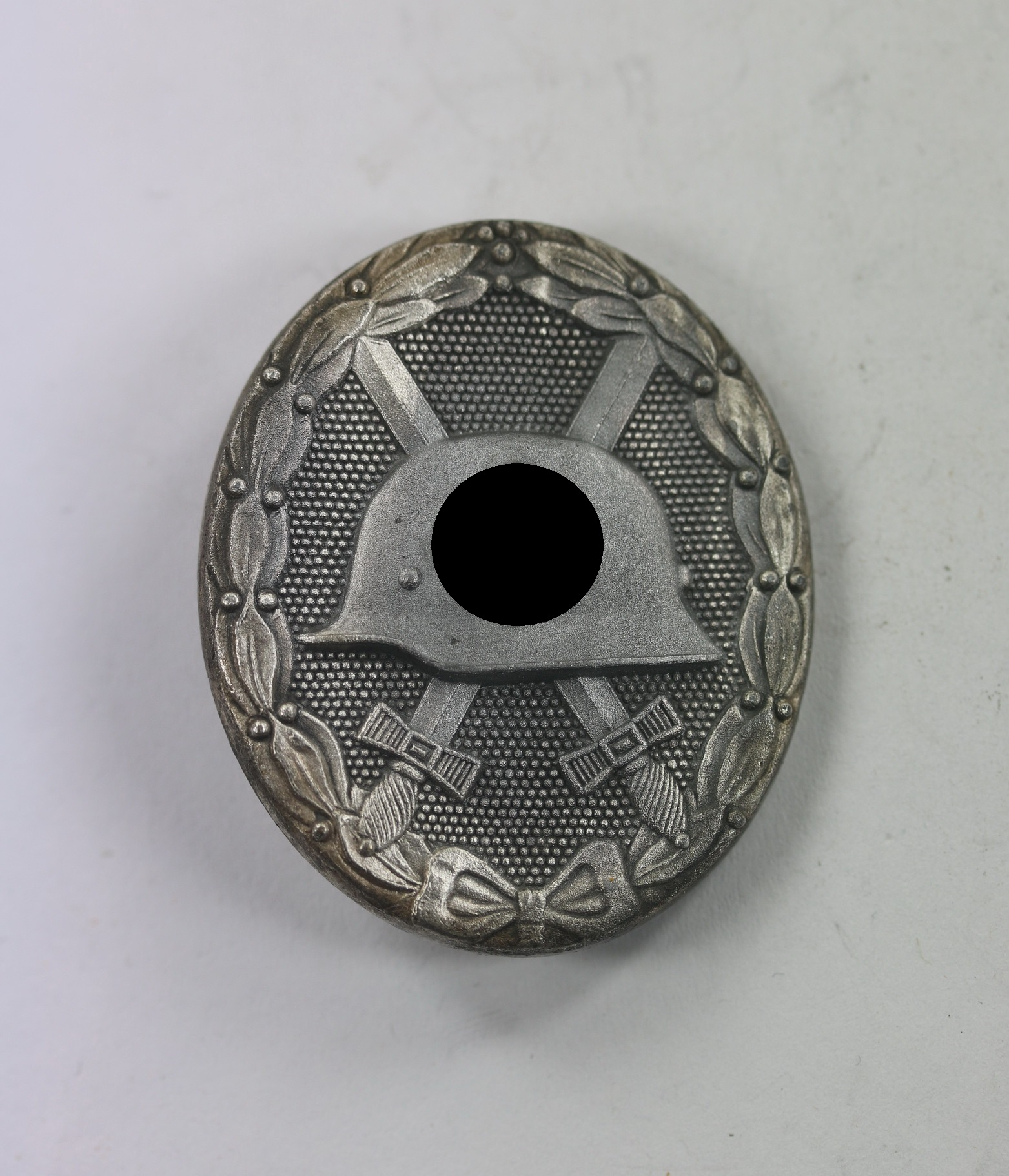 Silver Wound Badge. Maker 65 (Klein & Quenzer, Oberstein) – Bild 1