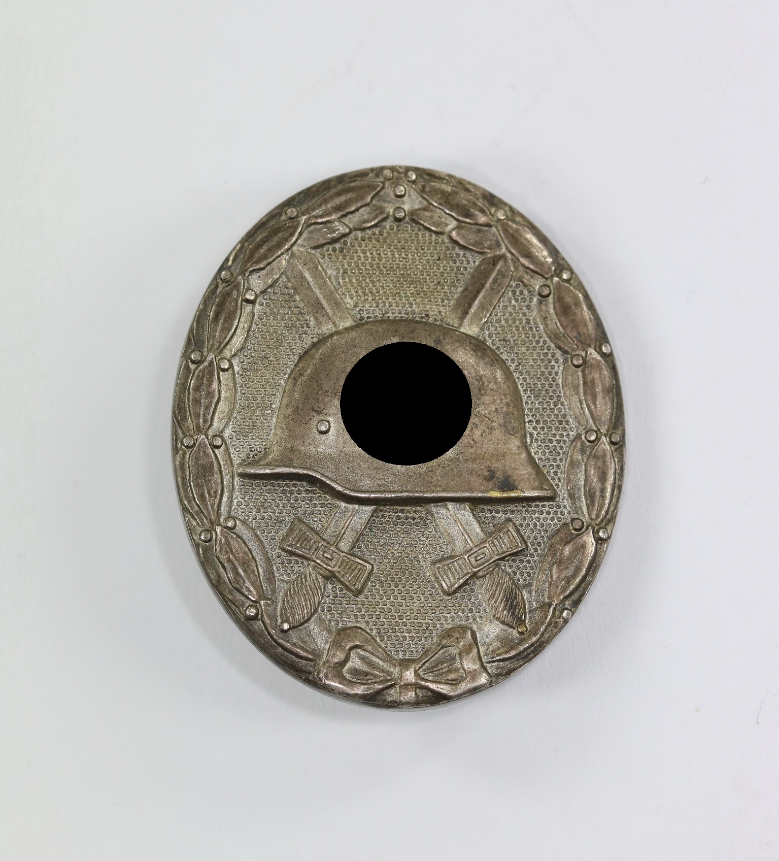 verwundetenabzeichen_in_silber_buntmetall_massuv_1__1 Silver Wound Badge. Type Vienna Main Mint. – Bild 1