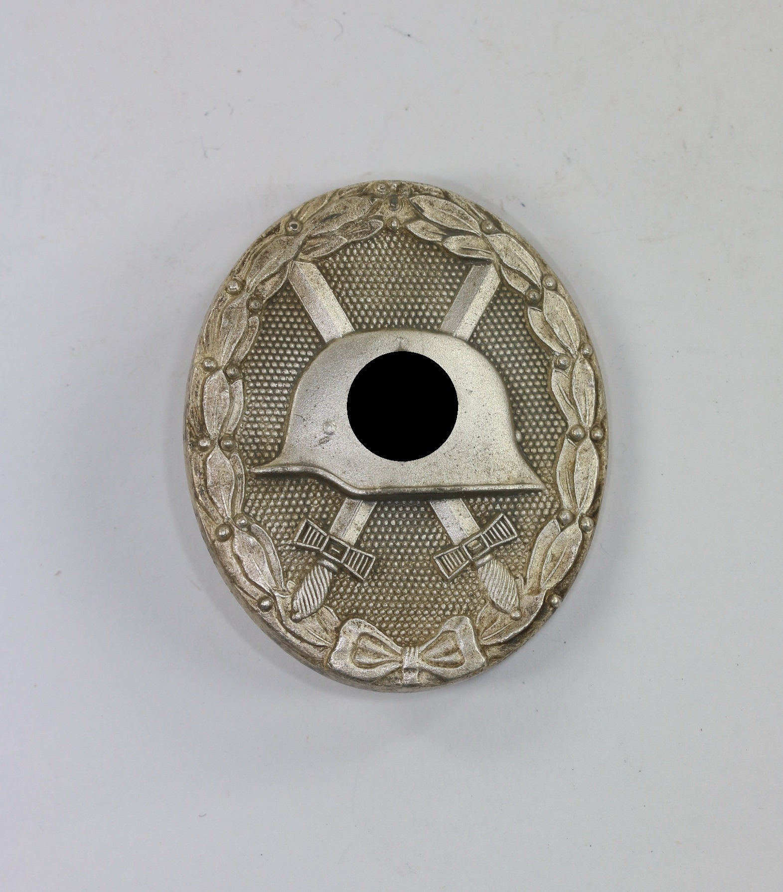 verwundetenabzeichen_in_silber_hersteller_65_klein_quenzer_oberstein_1__1 Silver Wound Badge 1939. Maker 65. – Bild 1