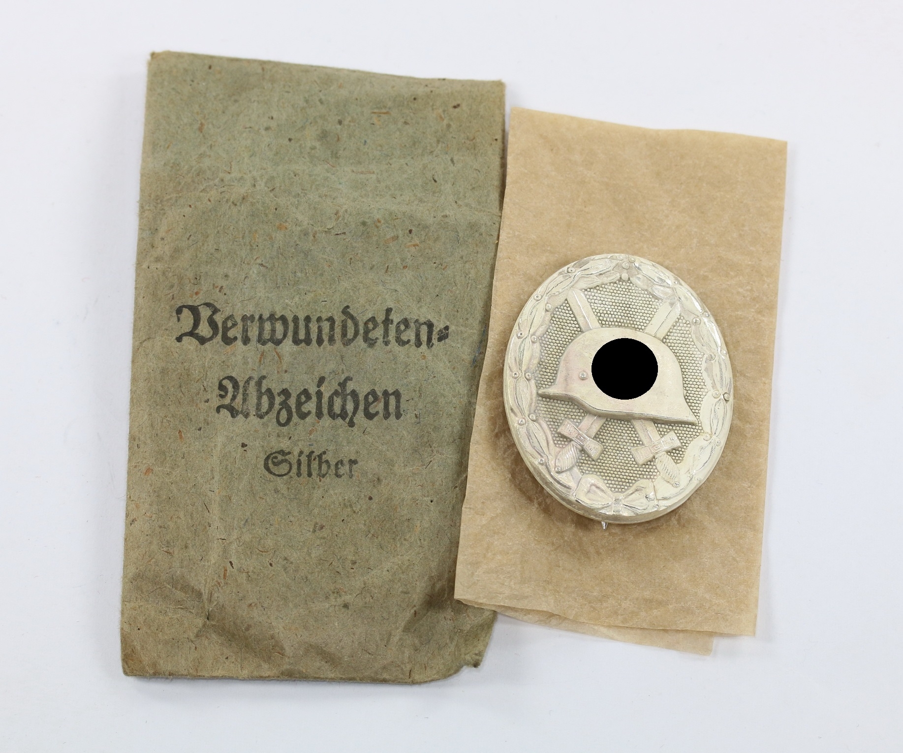 Silver Wound Badge in Envelope. Maker 127. – Bild 1