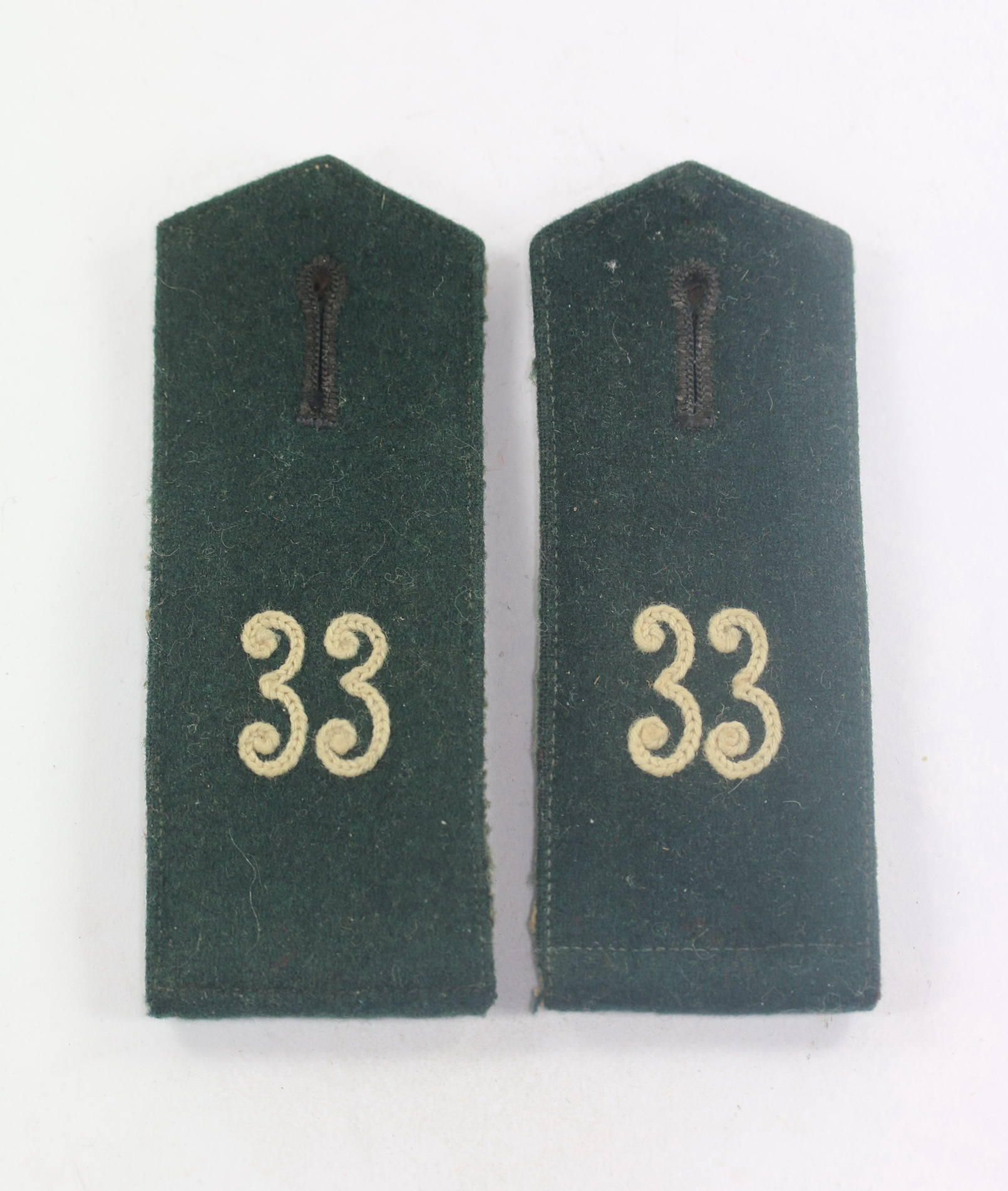 Pair of Early Shoulder Straps for Enlisted with Infanterie Regiment 33. – Bild 1