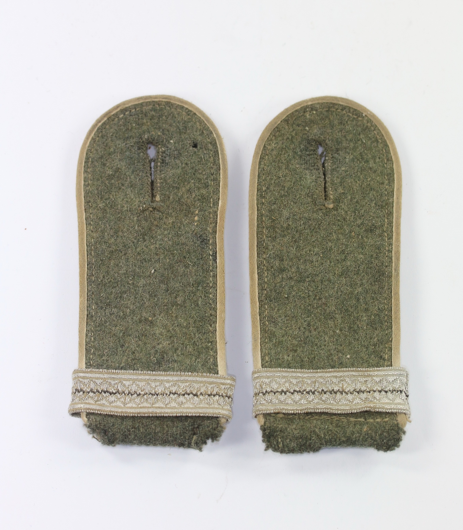 Pair of Shoulder Straps for an Infantry Unteroffiziersanwärter (UA). – Bild 1