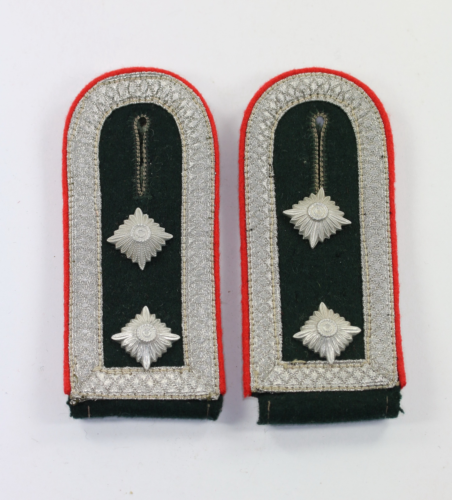 wehrmacht_heer_paar_schulterklappen_f_r_einen_feldwebel_der_artillerie_1_ Wehrmacht Heer, Paar Schulterklappen für einen Feldwebel der Artillerie – Bild 1